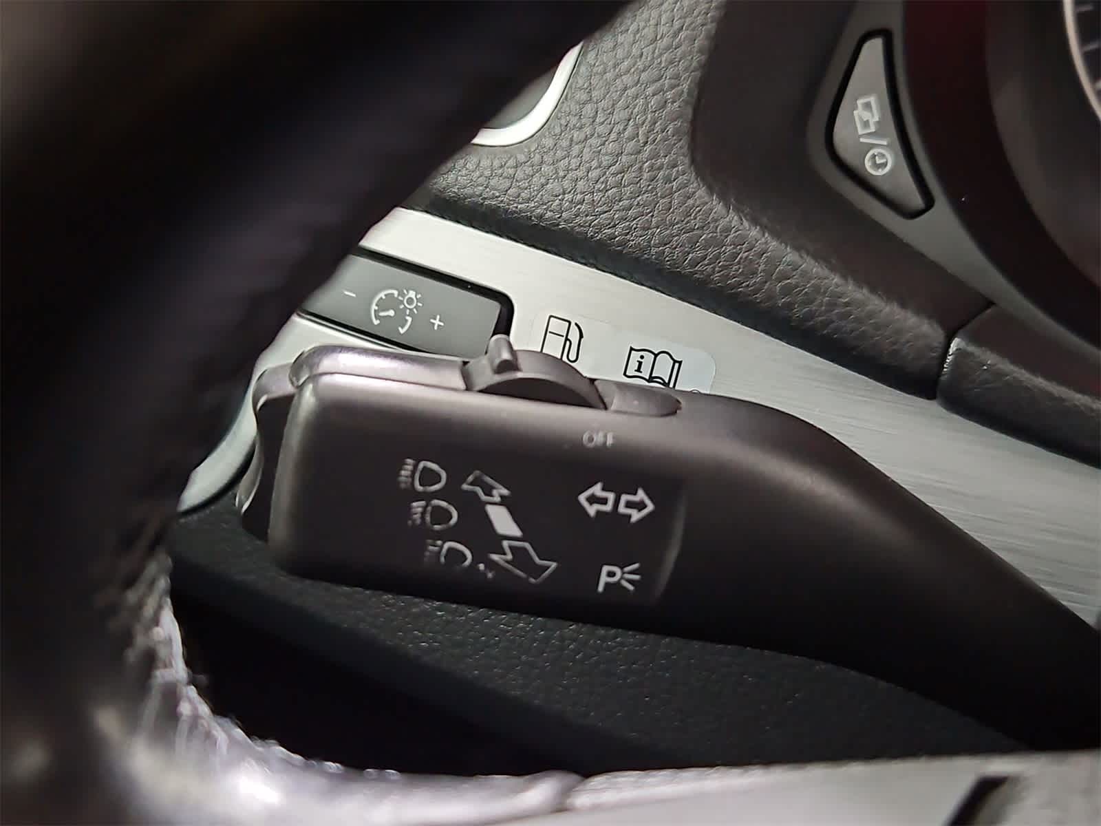 Thumbnail: 2013 Volkswagen Passat - 28