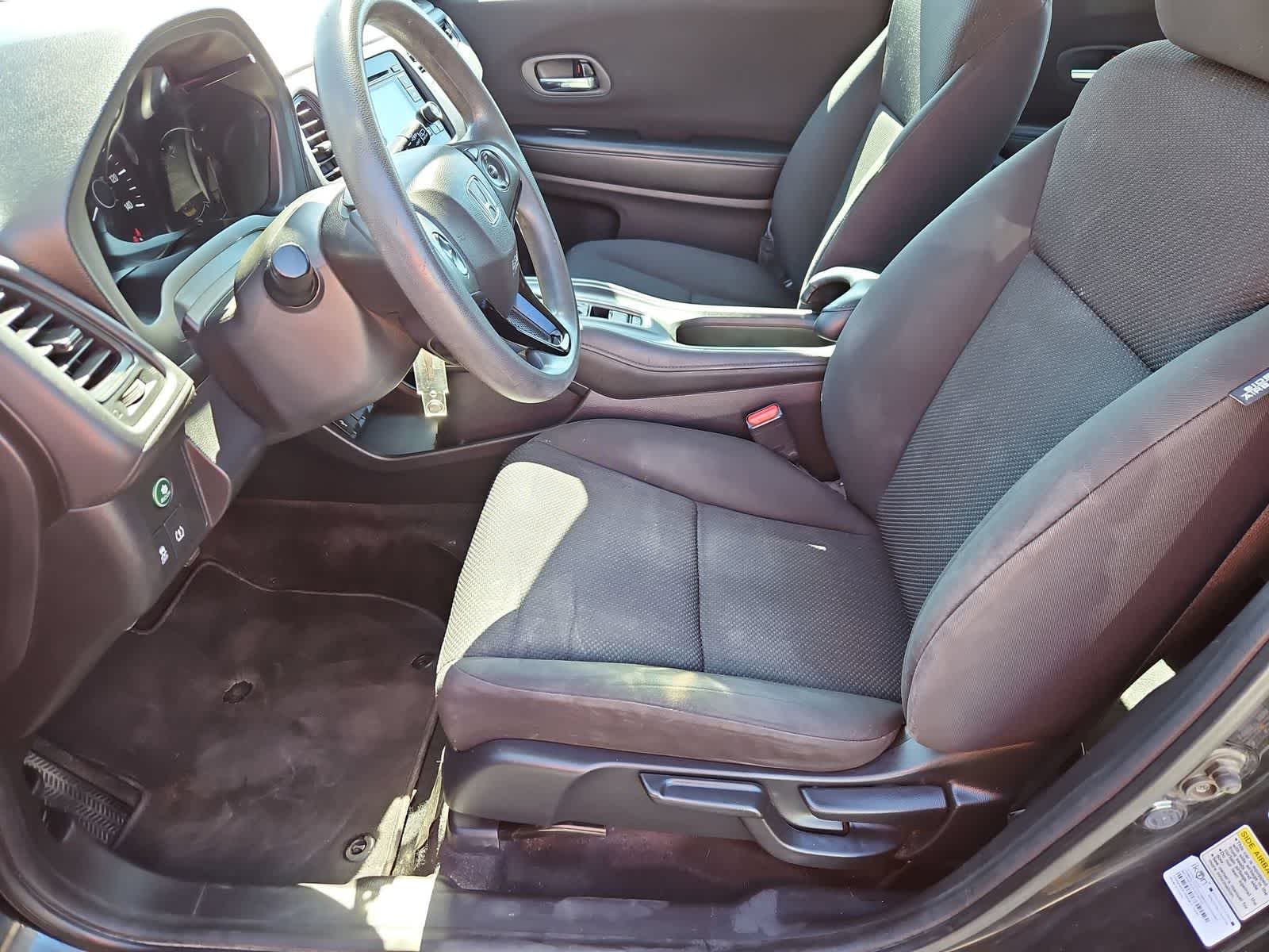 Thumbnail: 2016 Honda HR-V - 15