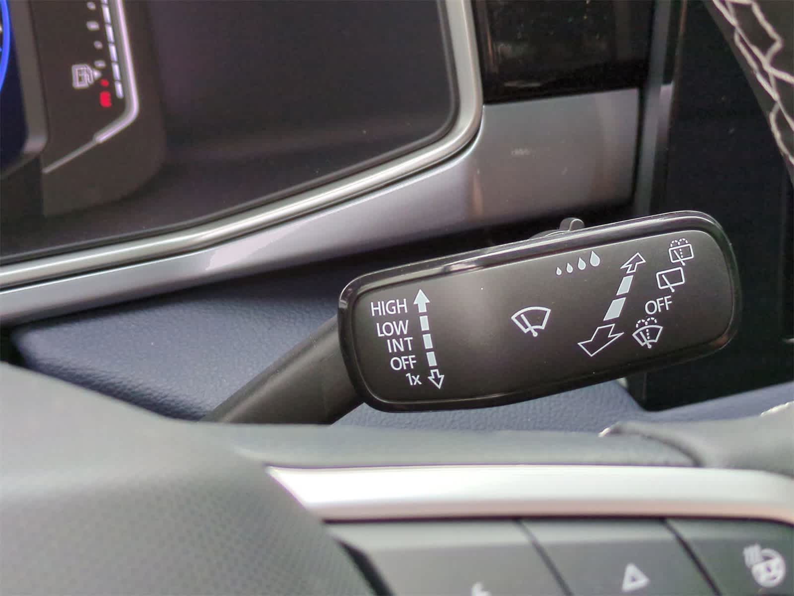 Thumbnail: 2025 Volkswagen Taos - 26