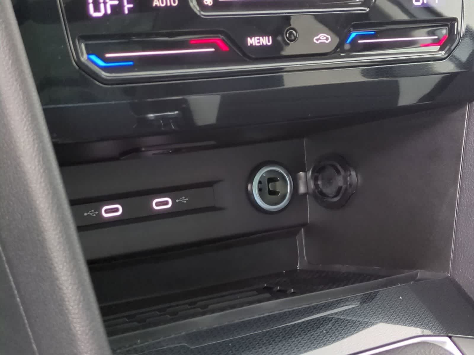 Thumbnail: 2025 Volkswagen Taos - 32