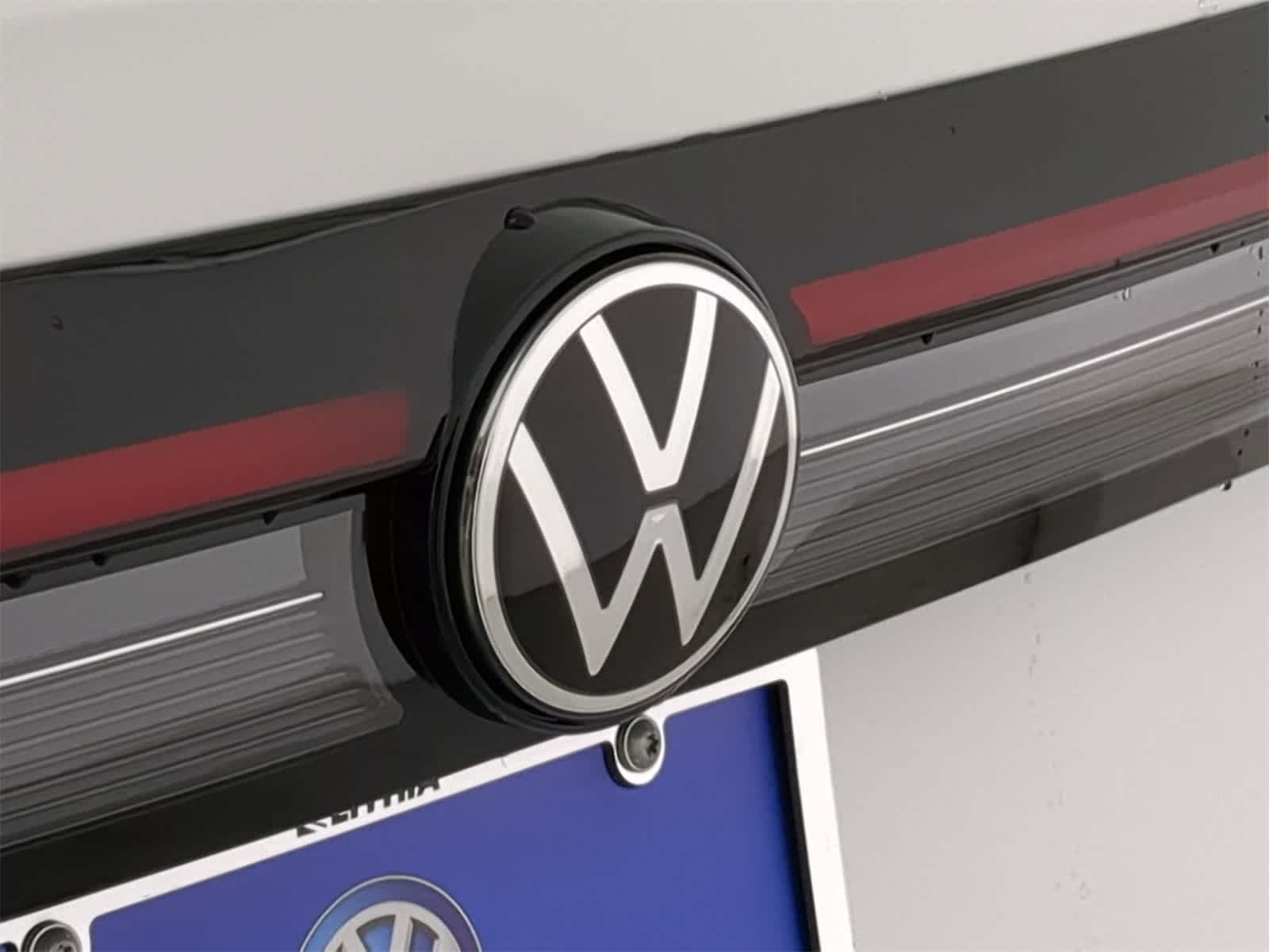 Thumbnail: 2025 Volkswagen Taos - 10