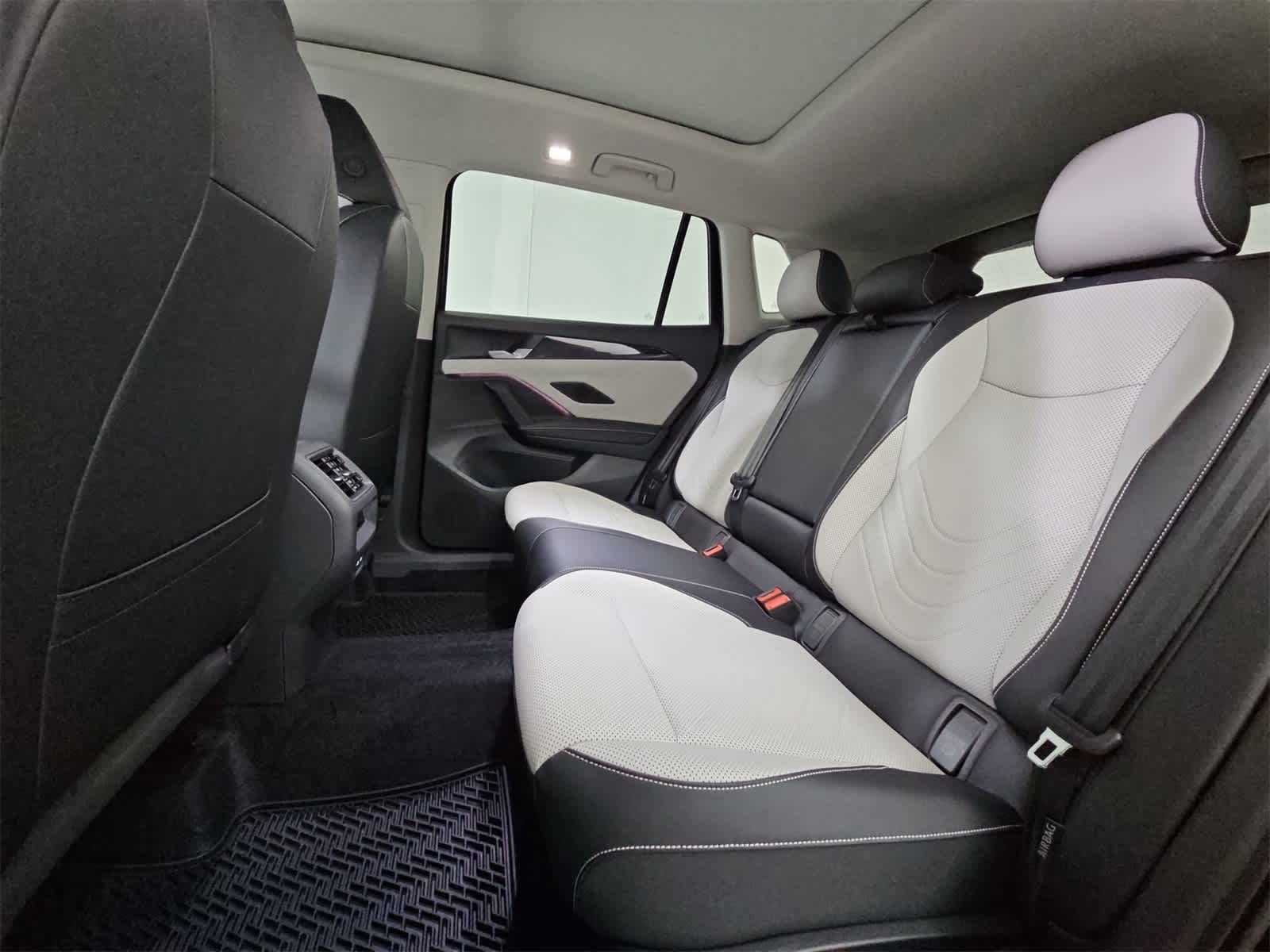 Thumbnail: 2025 Volkswagen Tiguan - 20