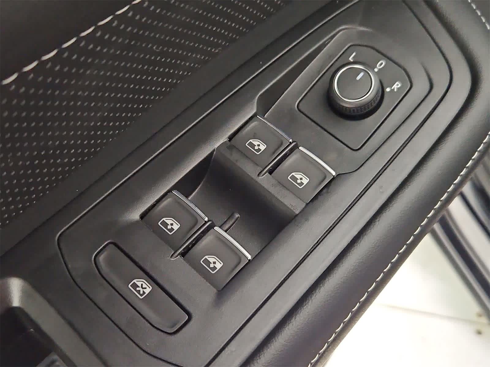 Thumbnail: 2026 Volkswagen Atlas - 17