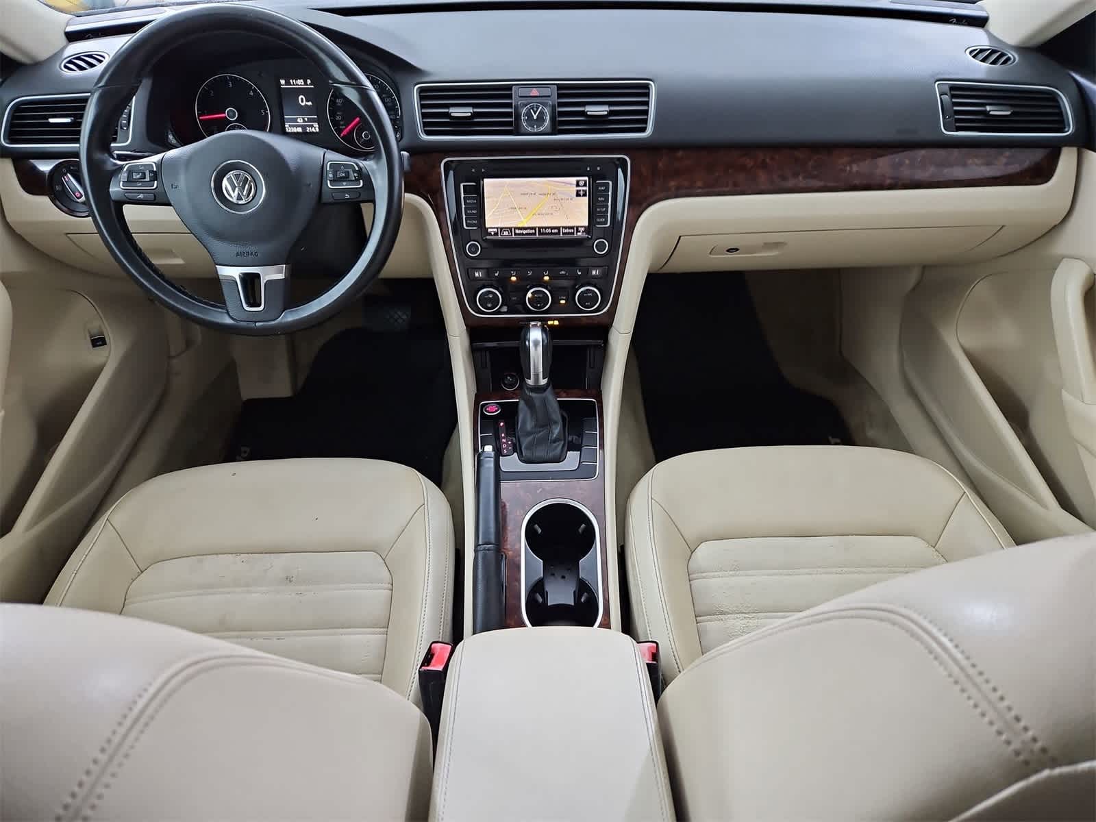 Thumbnail: 2013 Volkswagen Passat - 15