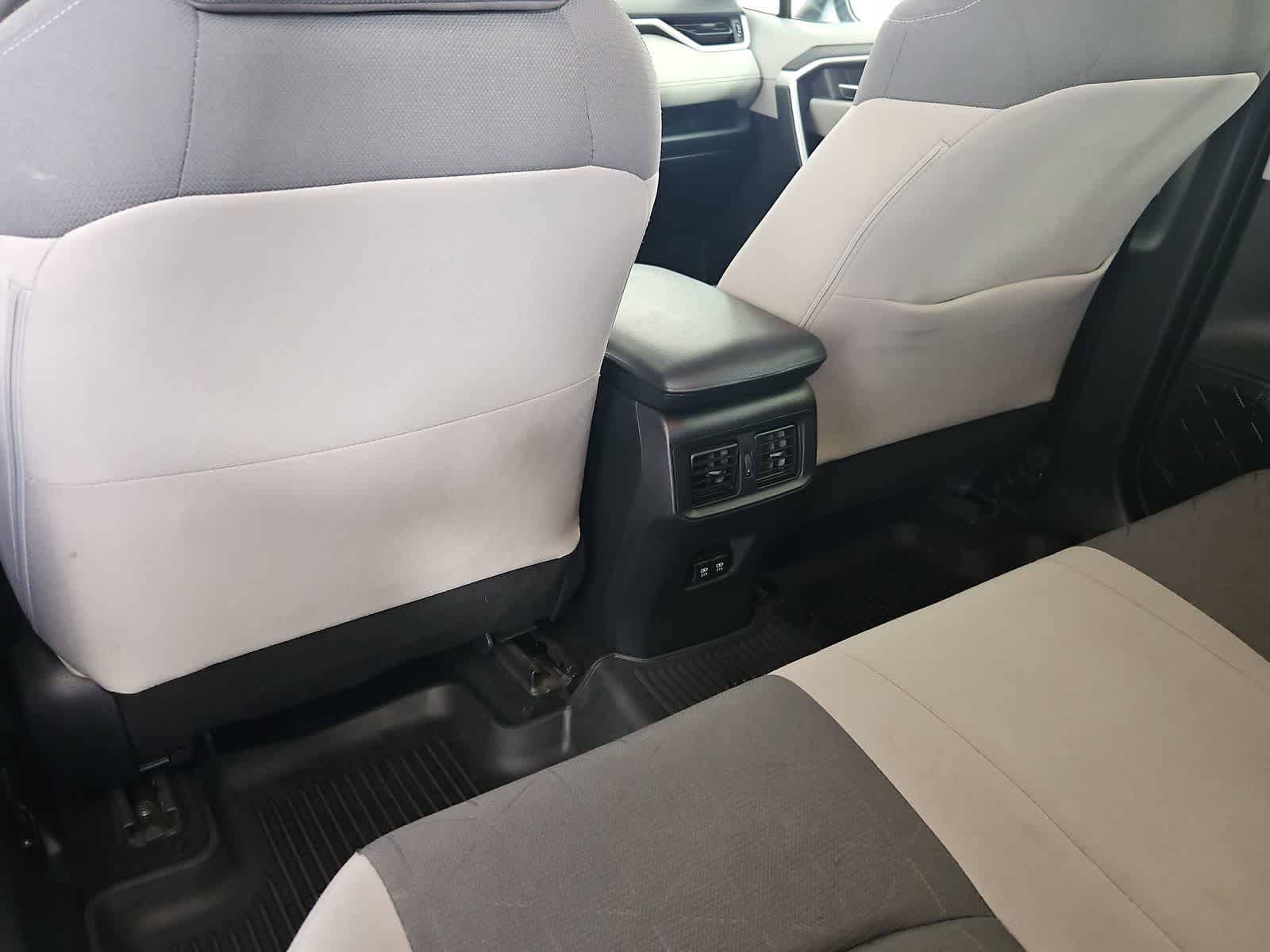 Thumbnail: 2020 Toyota RAV4 - 18