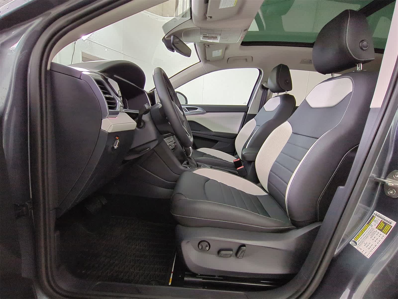 Thumbnail: 2025 Volkswagen Taos - 16