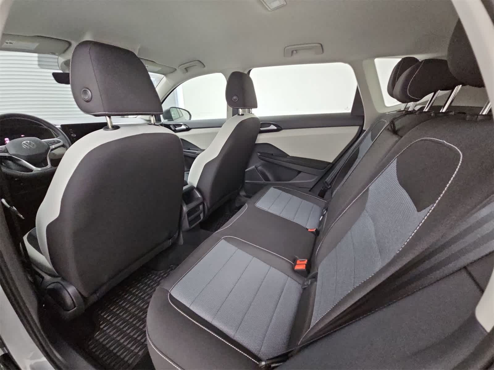 Thumbnail: 2025 Volkswagen Taos - 18