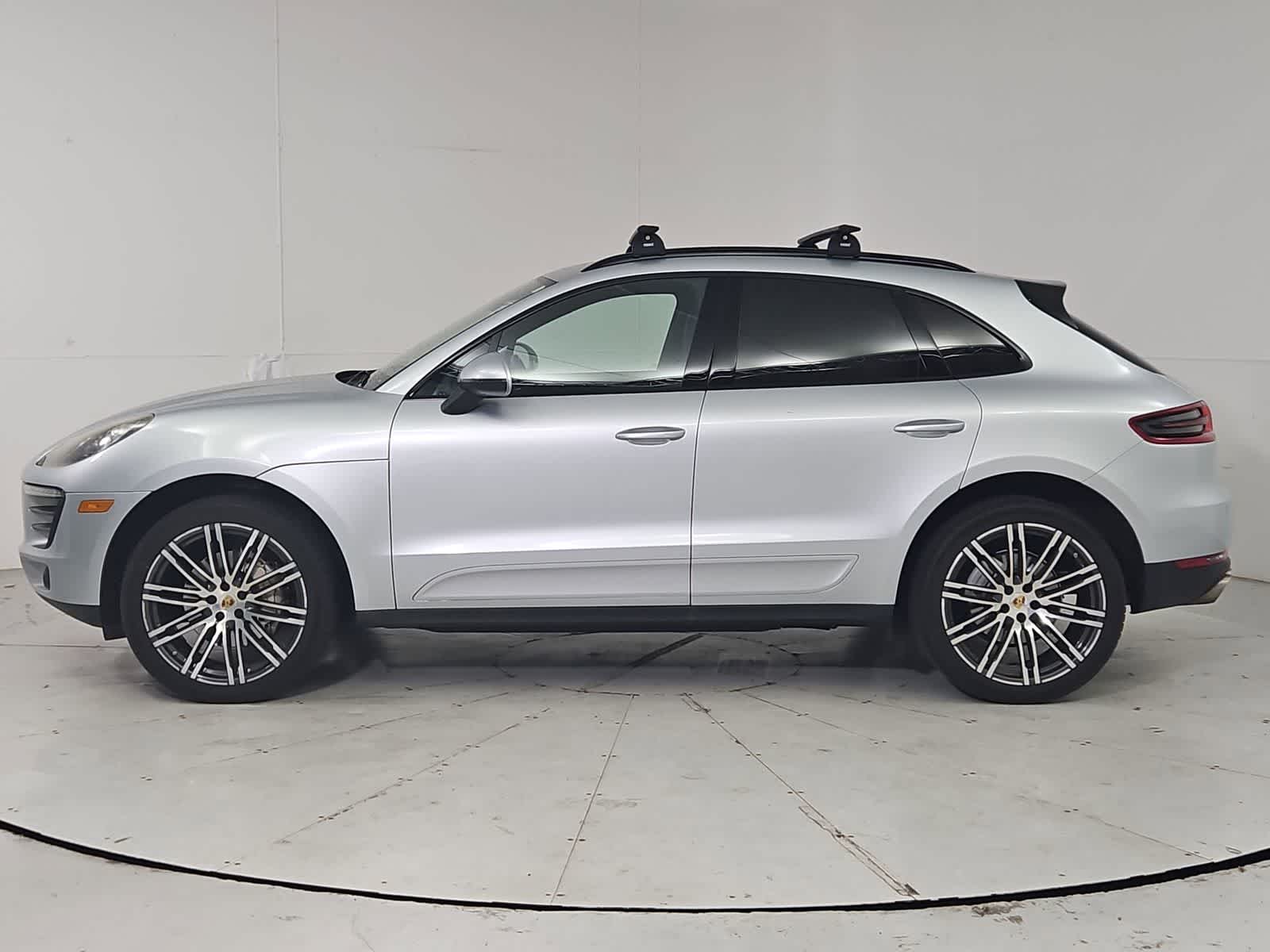 Thumbnail: 2017 Porsche Macan - 3