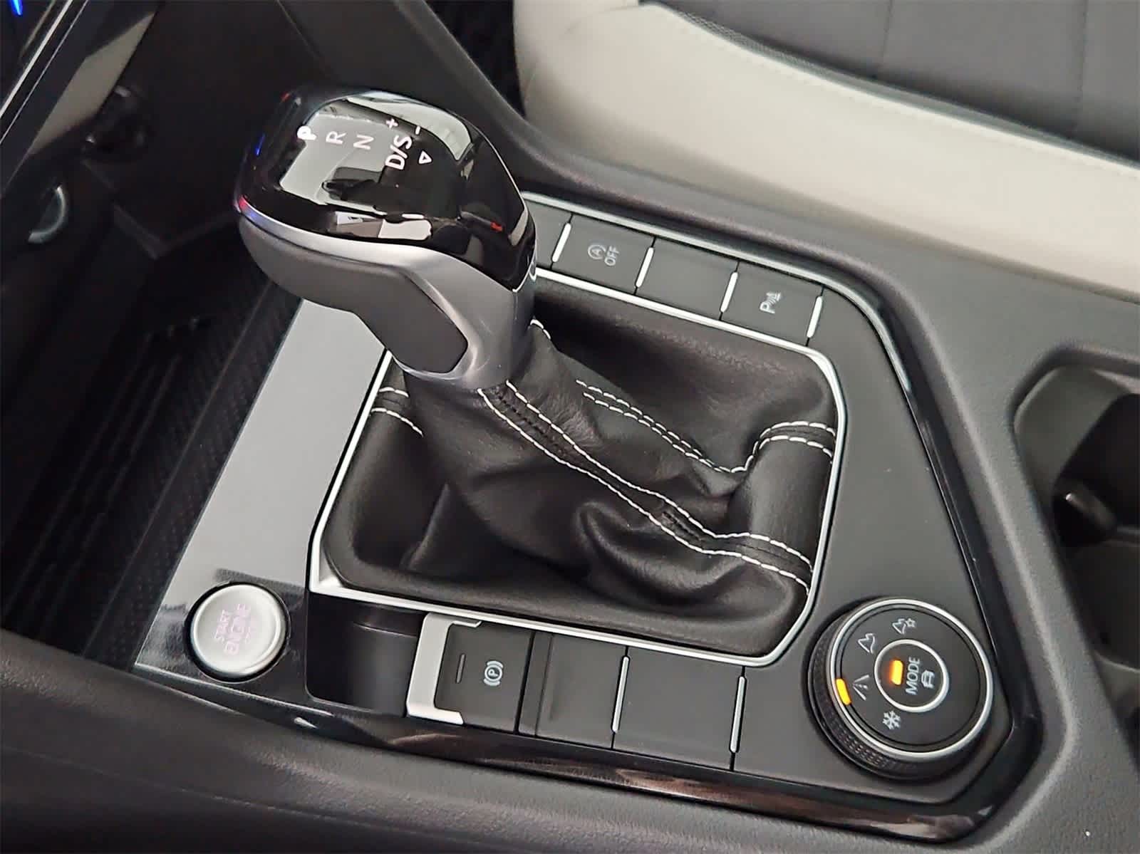 Thumbnail: 2025 Volkswagen Taos - 32