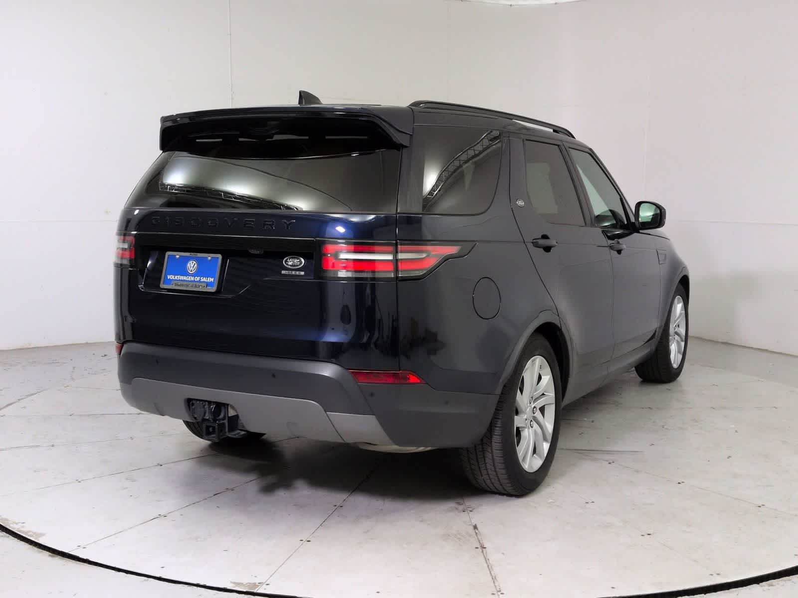 Thumbnail: 2020 Land Rover Discovery - 6