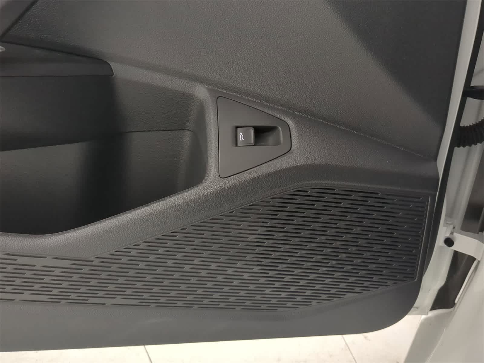 Thumbnail: 2025 Volkswagen Jetta - 30