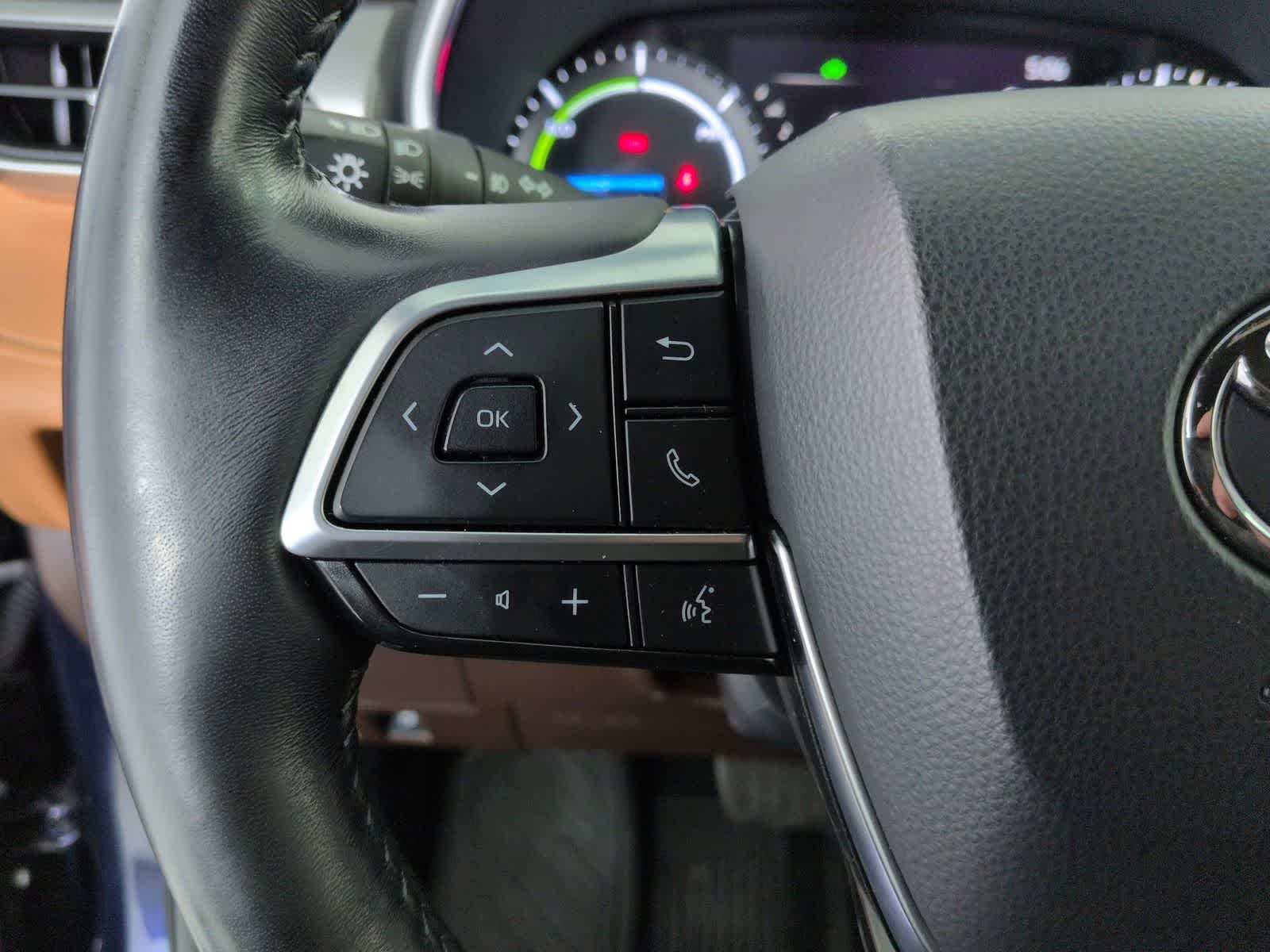 Thumbnail: 2021 Toyota Highlander - 24