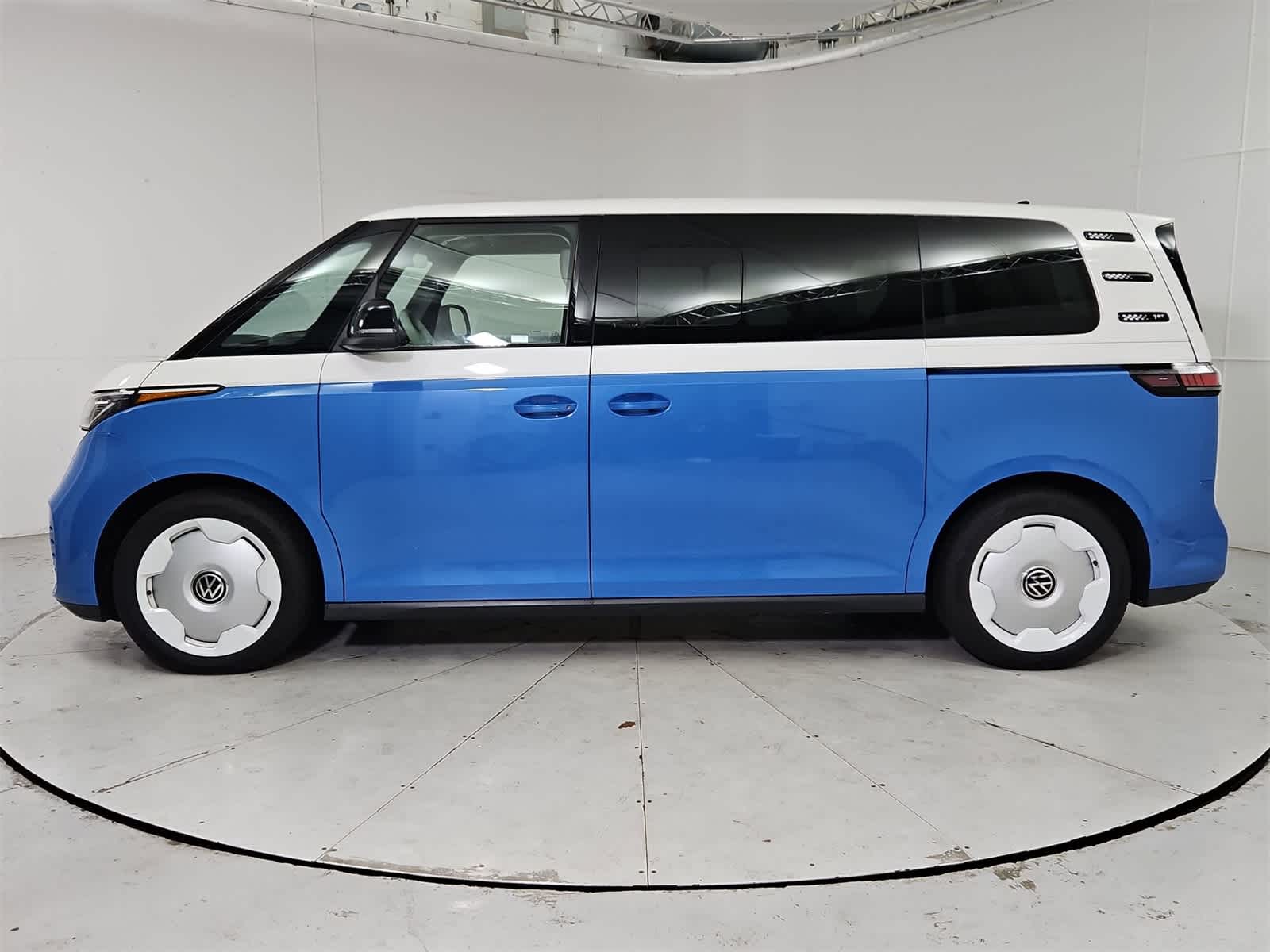 Thumbnail: 2025 Volkswagen ID.Buzz - 3