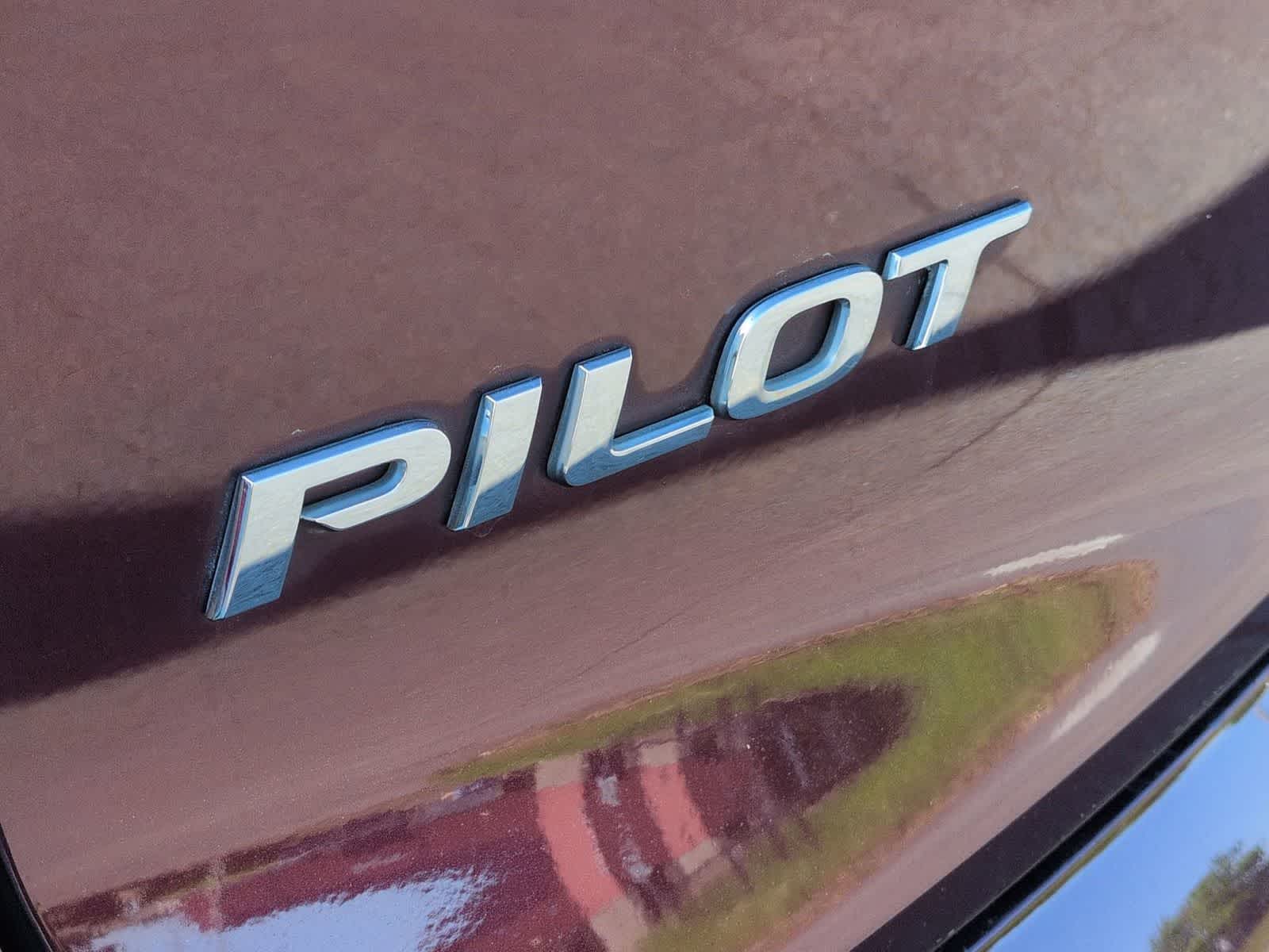 Thumbnail: 2017 Honda Pilot - 12