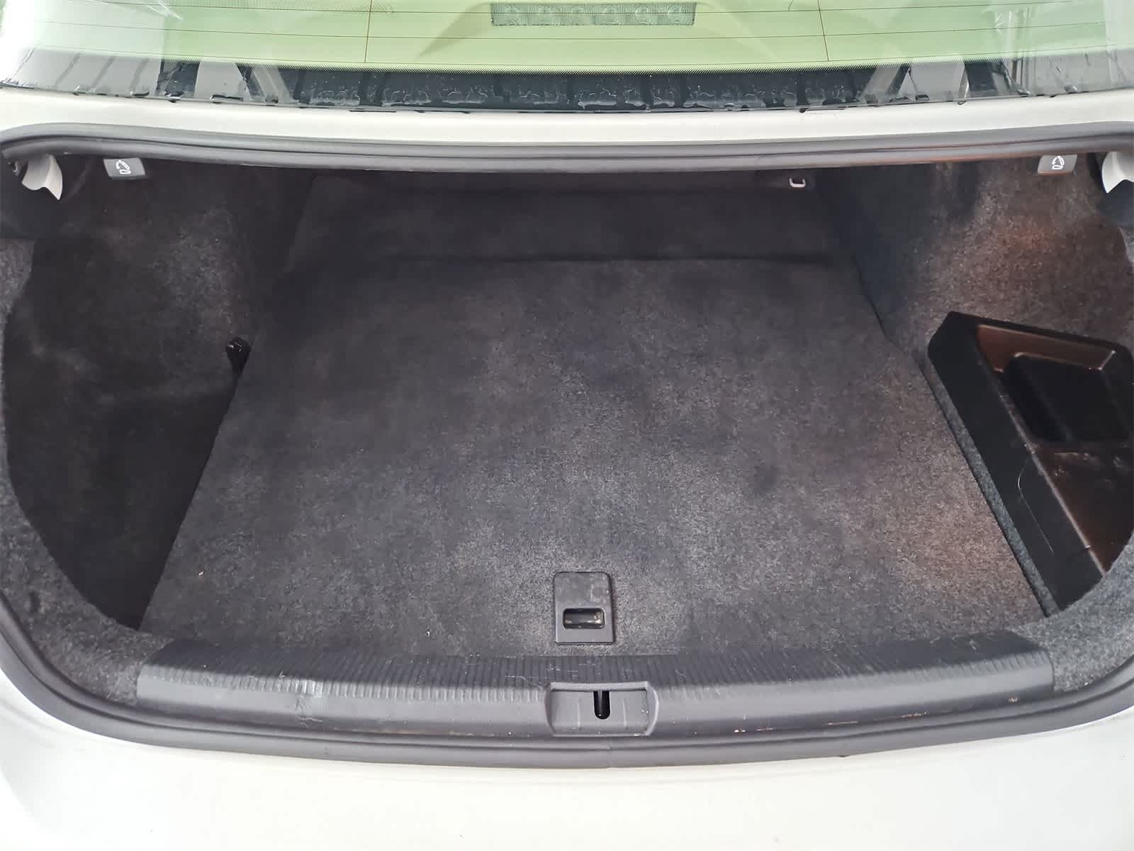 Thumbnail: 2013 Volkswagen Passat - 36