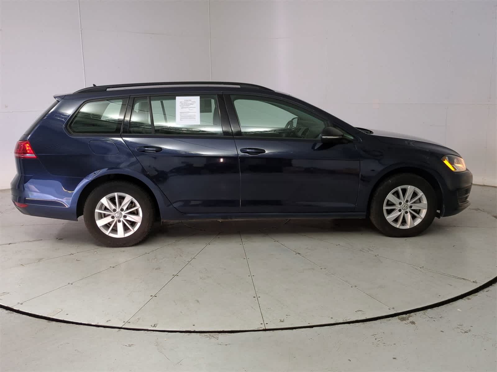 Thumbnail: 2015 Volkswagen e-Golf - 7