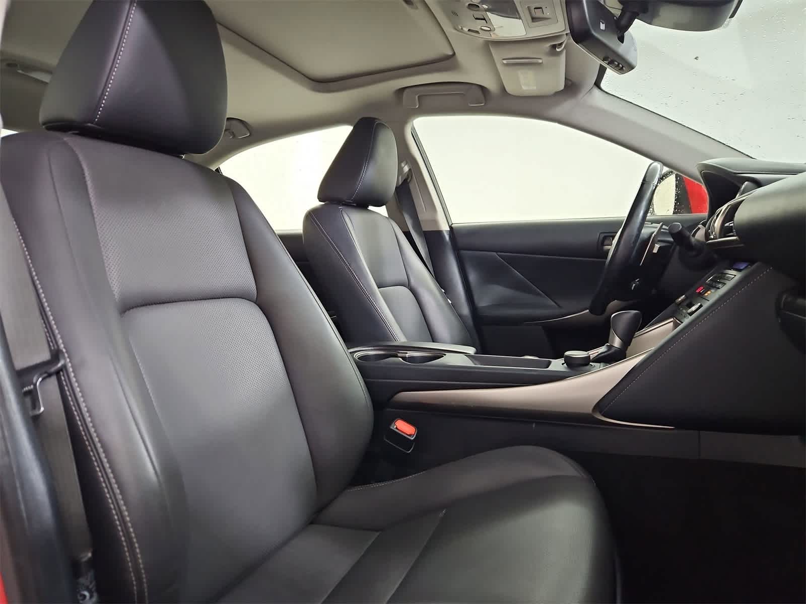 Thumbnail: 2018 Lexus IS - 23