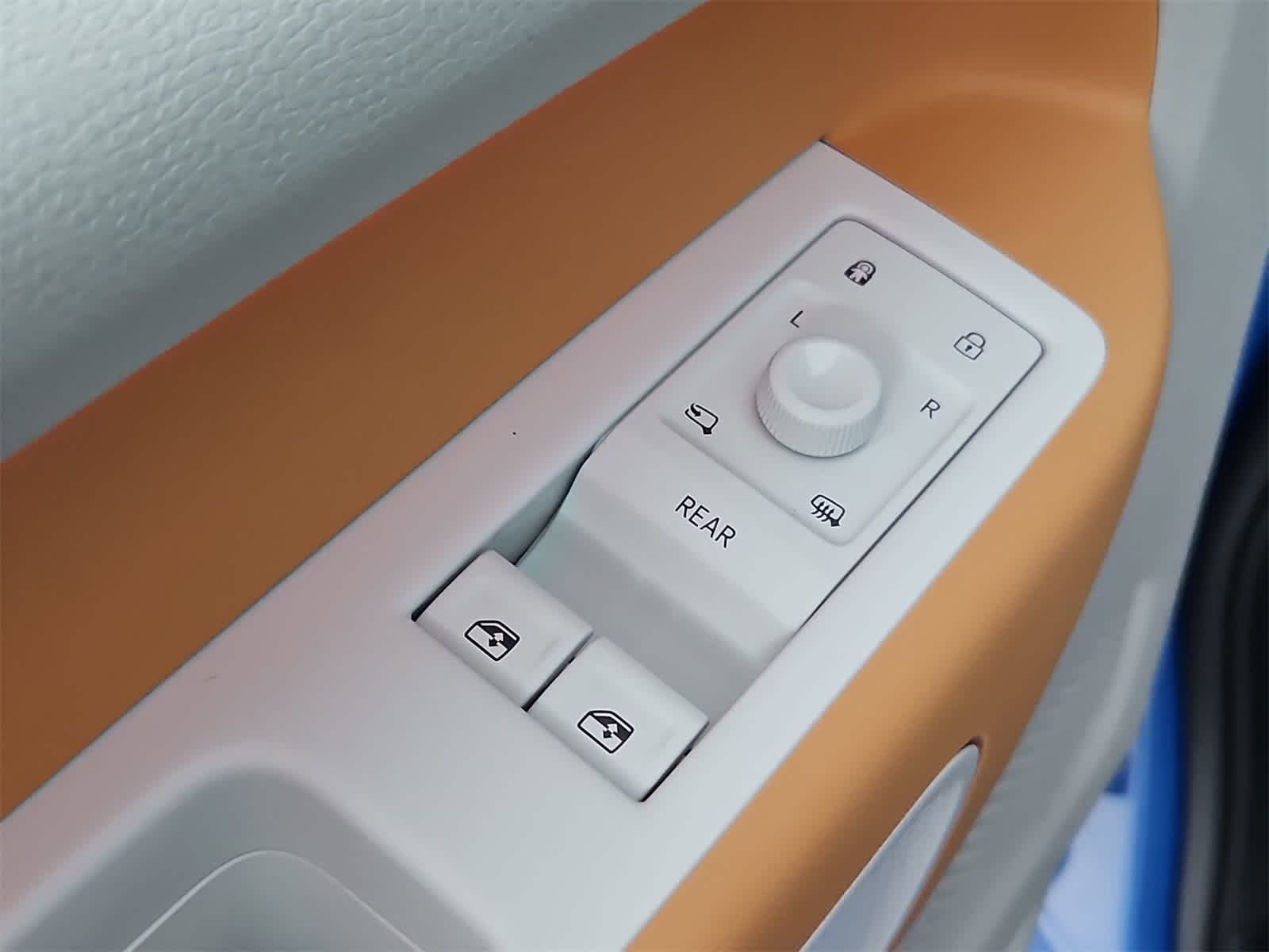 Thumbnail: 2025 Volkswagen ID.Buzz - 17