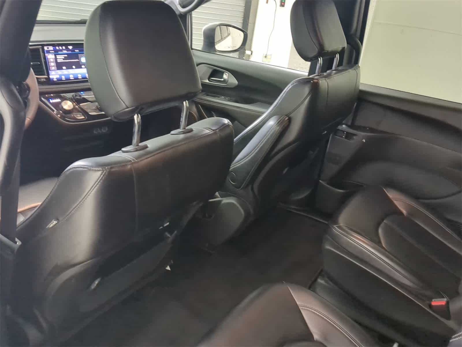 Thumbnail: 2023 Chrysler Pacifica - 17