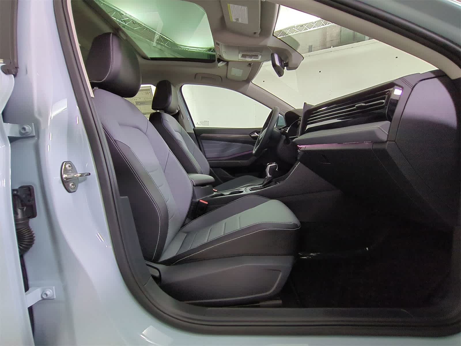 Thumbnail: 2025 Volkswagen Jetta - 22