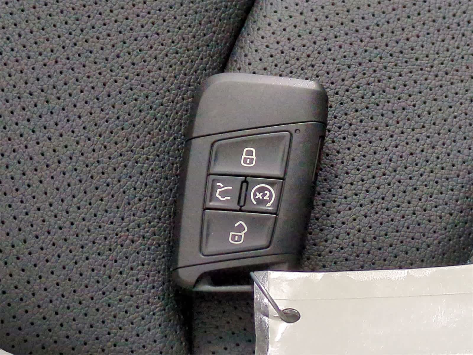 Thumbnail: 2025 Volkswagen Taos - 37