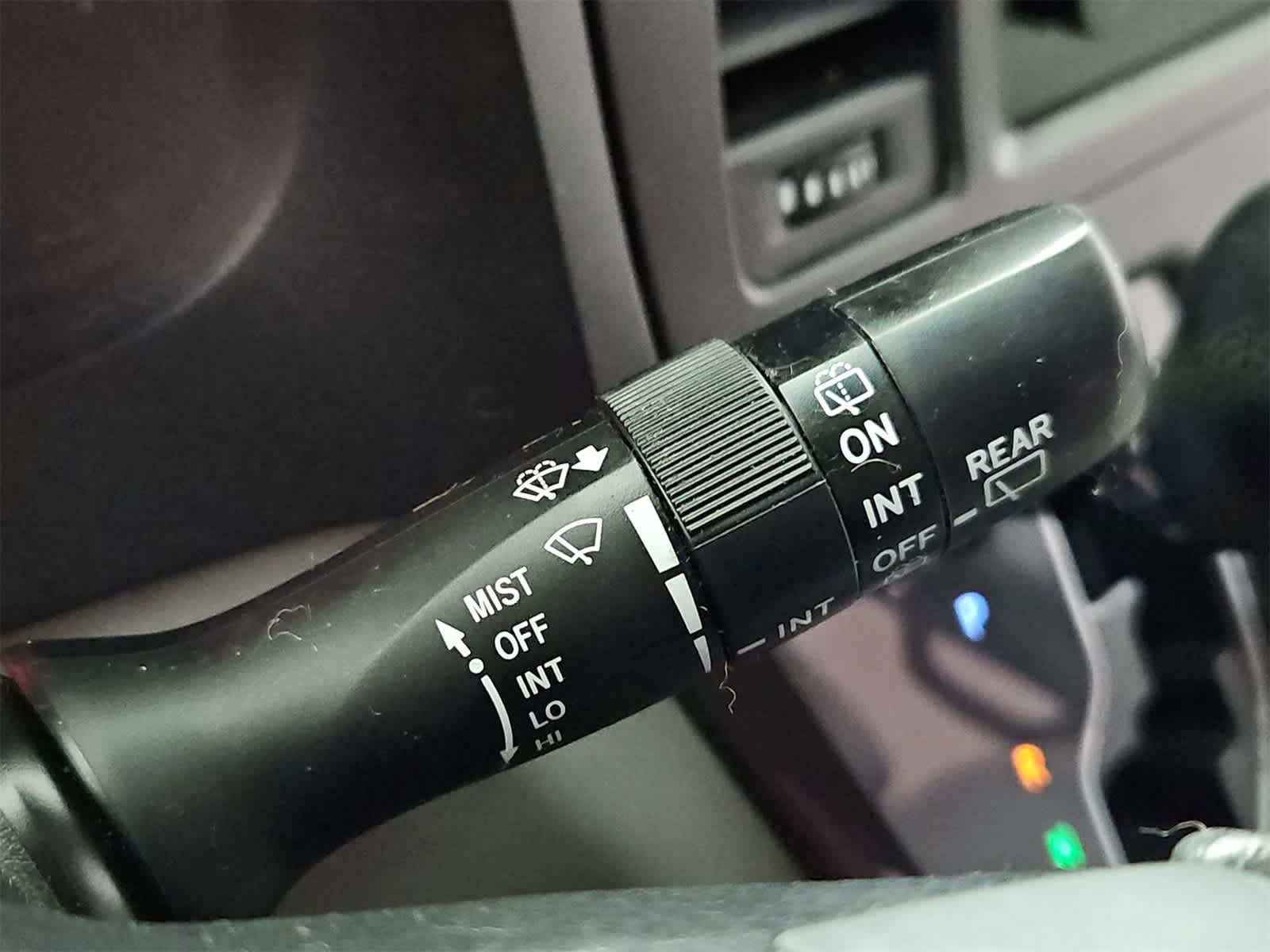 Thumbnail: 2016 Toyota Sienna - 25