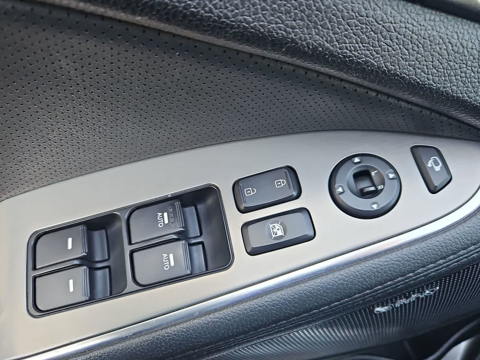 Thumbnail: 2014 Kia Optima - 17