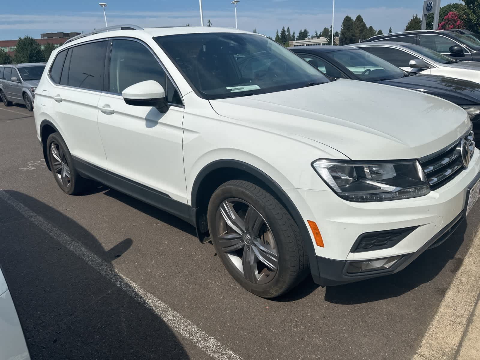 Thumbnail: 2020 Volkswagen Tiguan - 4