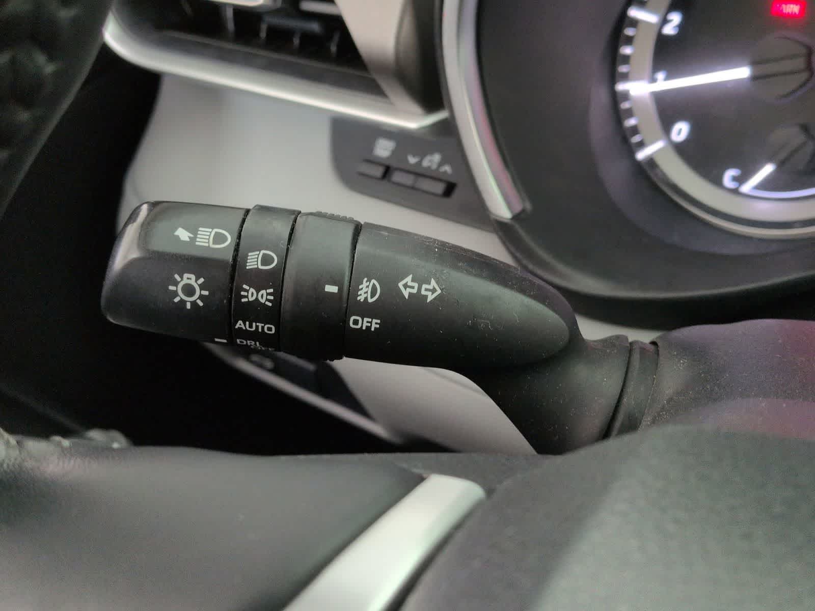 Thumbnail: 2023 Toyota Highlander - 26