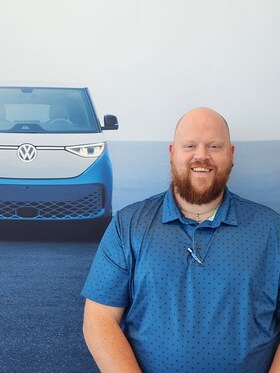 Staff member  David Quarles from ID_a915ac803254