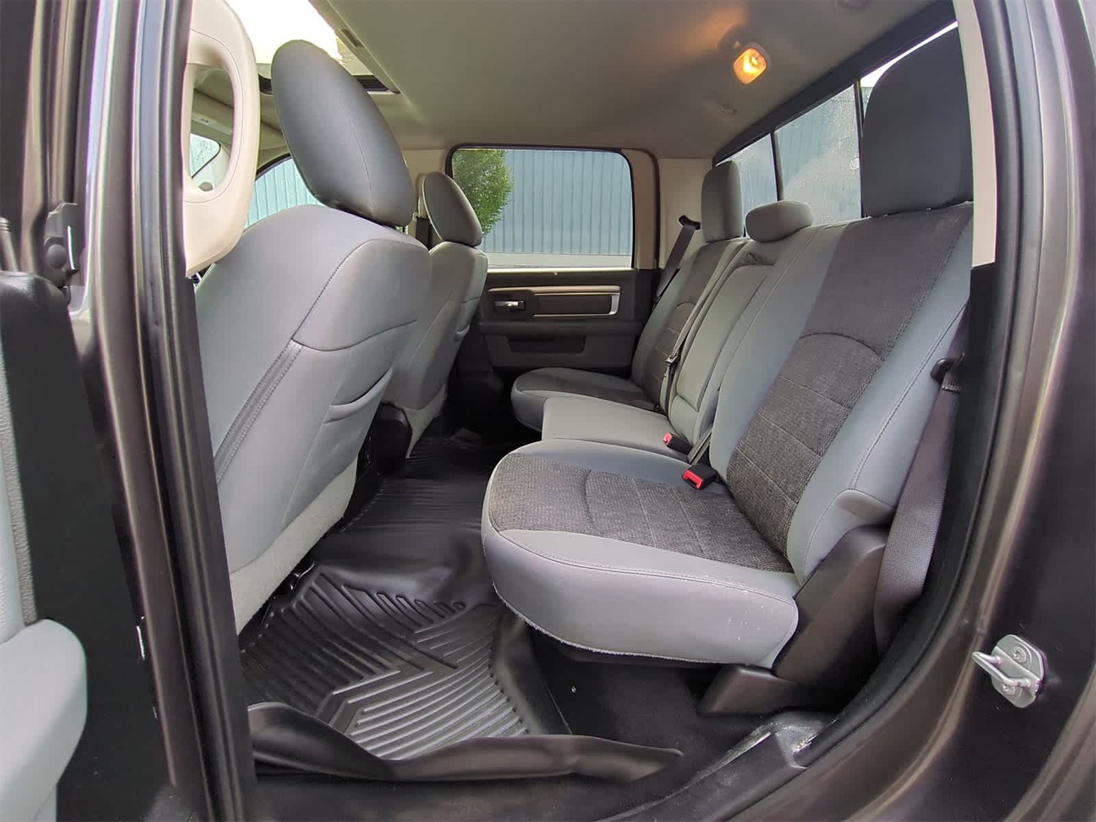 Thumbnail: 2020 RAM 1500 Classic - 19