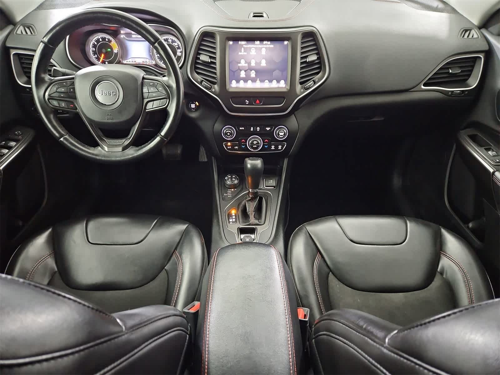 Thumbnail: 2019 Jeep Cherokee - 15