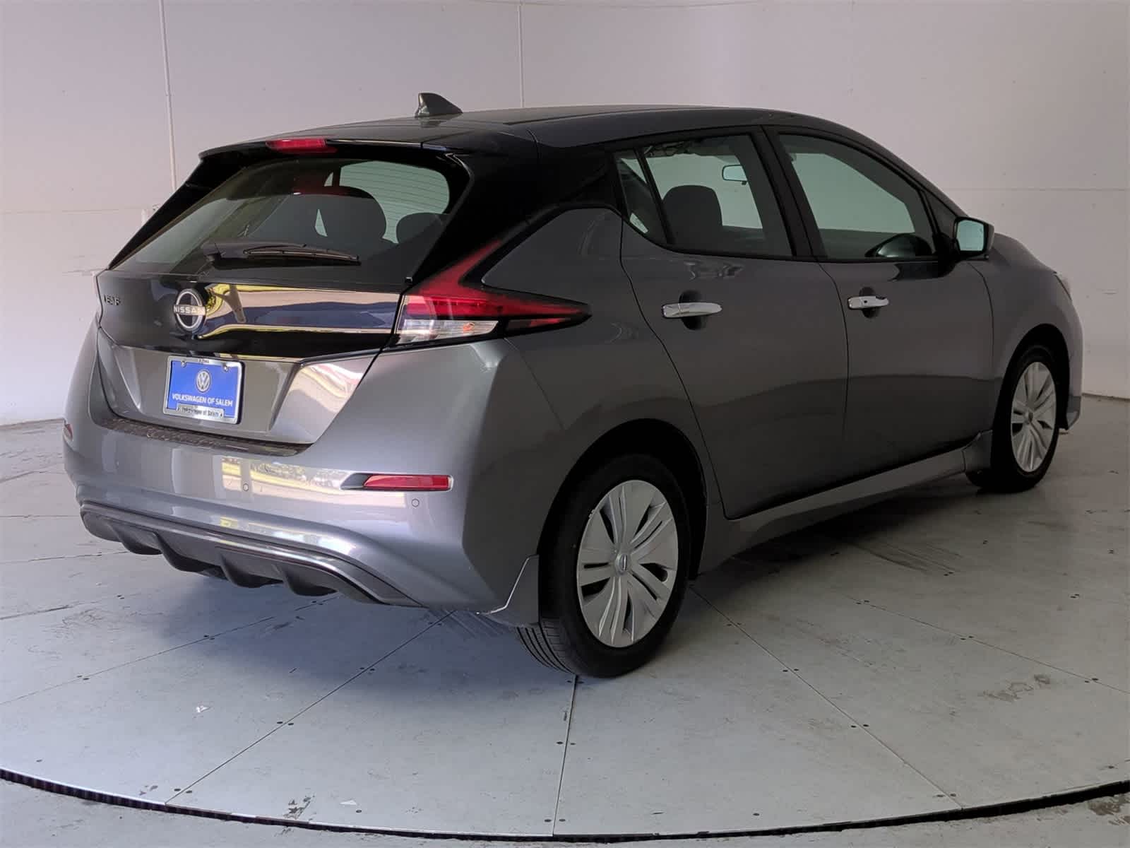 Thumbnail: 2023 Nissan Leaf - 6