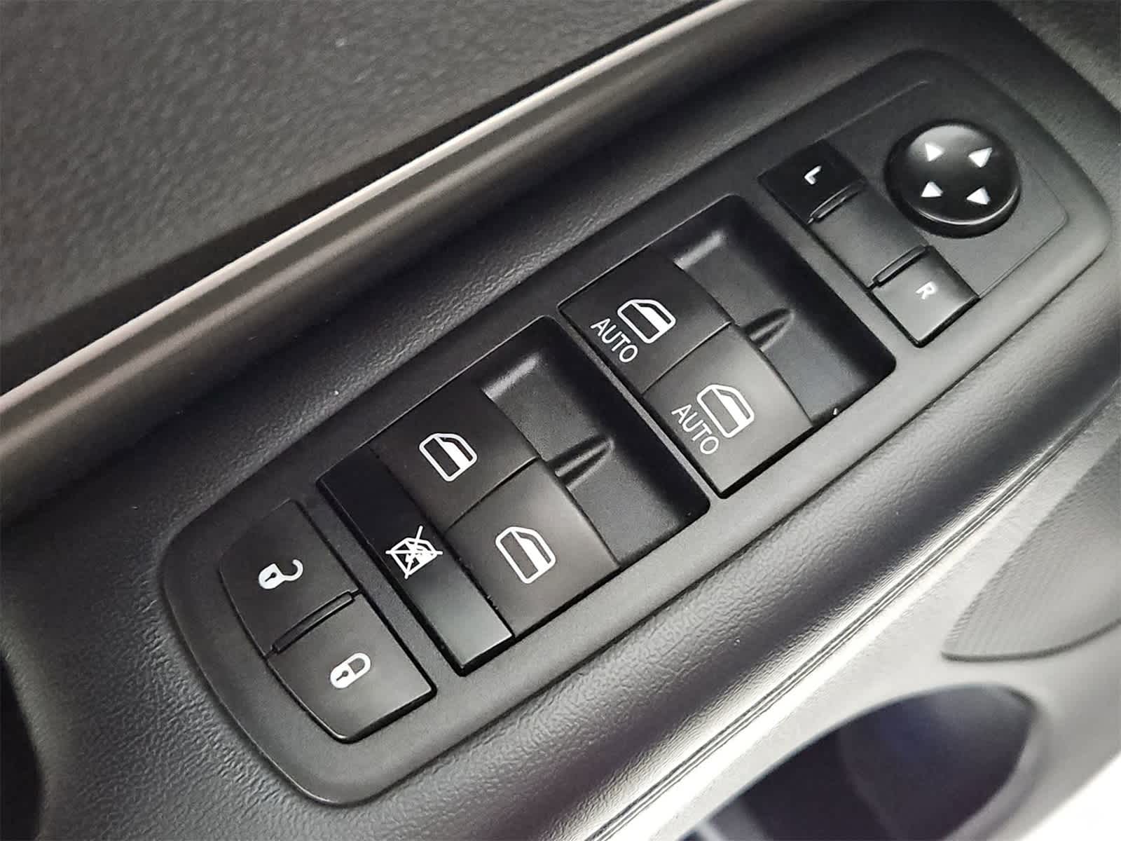 Thumbnail: 2015 Dodge Durango - 17