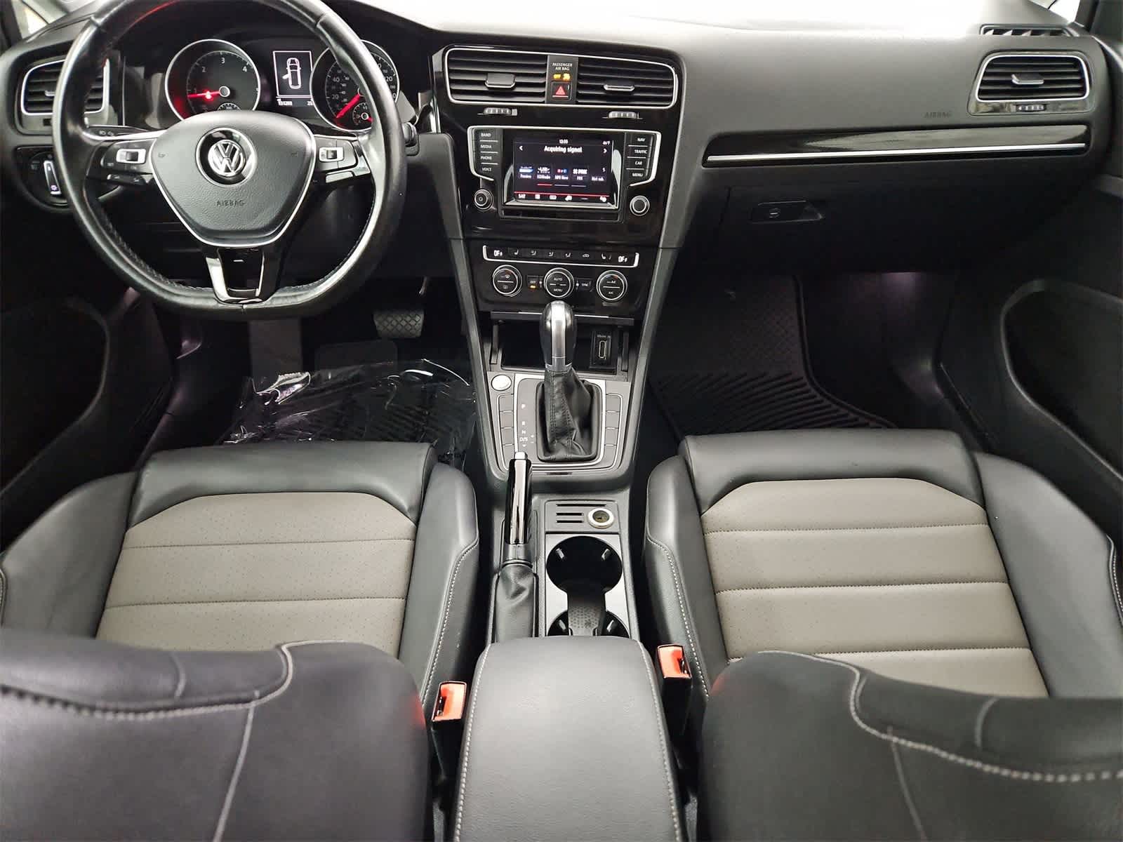 2015 Volkswagen e-Golf SE 15