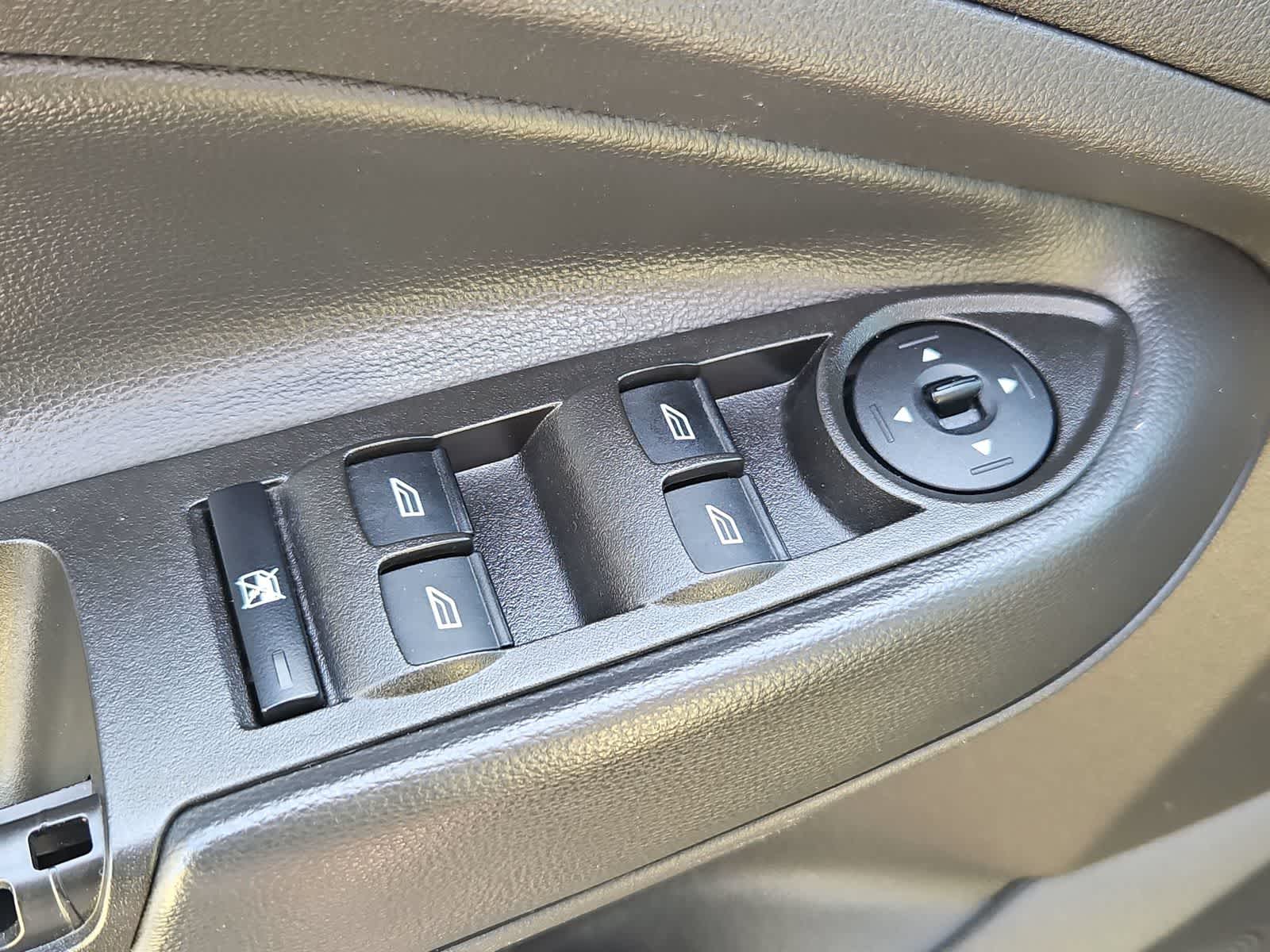 Thumbnail: 2017 Ford Escape - 16
