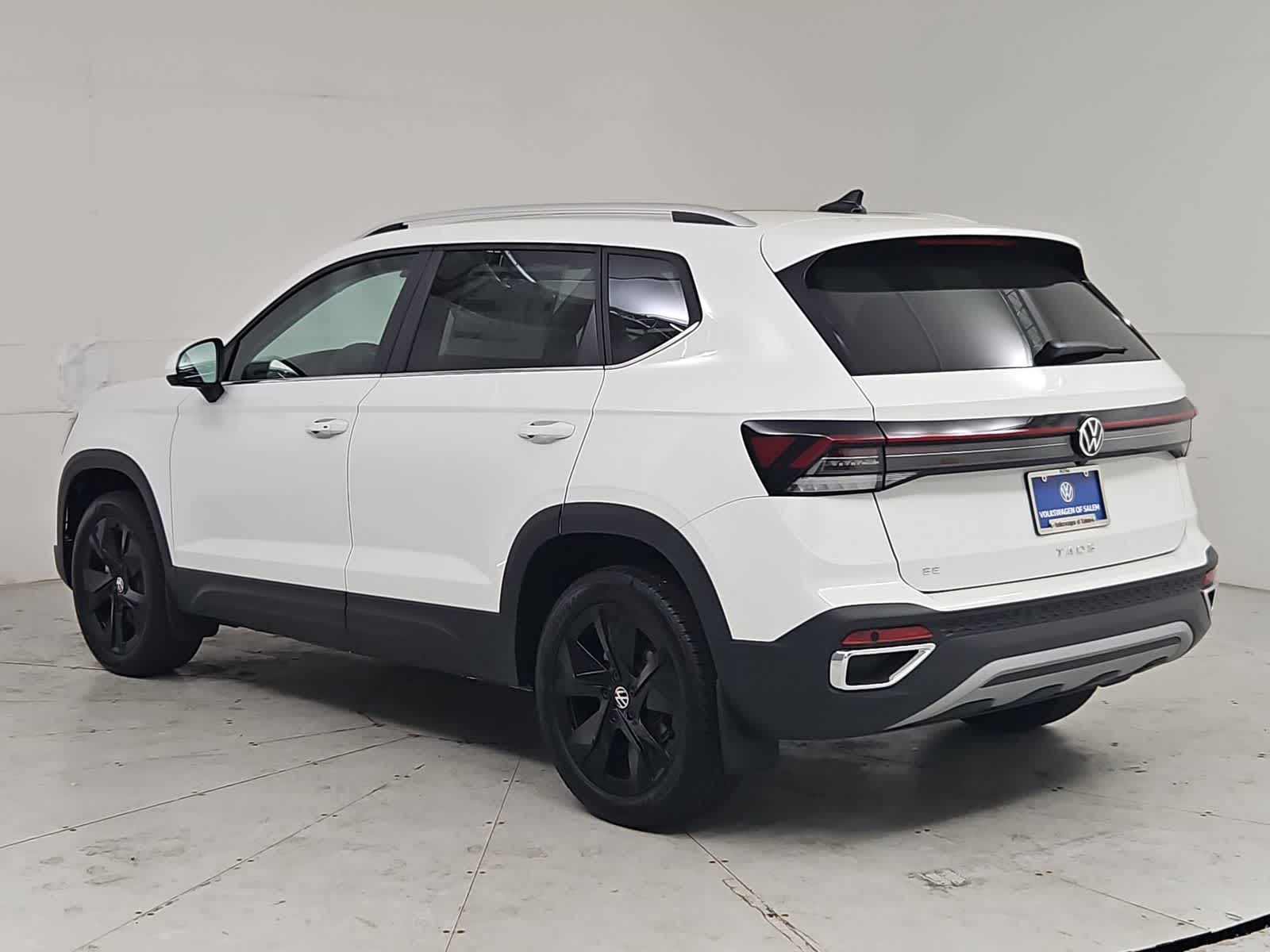 Thumbnail: 2026 Volkswagen Taos - 4