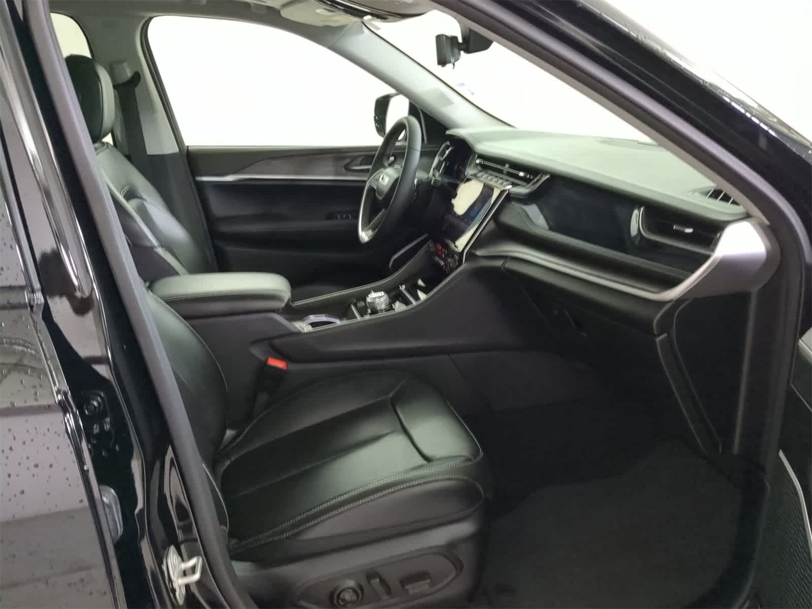 Thumbnail: 2023 Jeep Grand Cherokee - 22