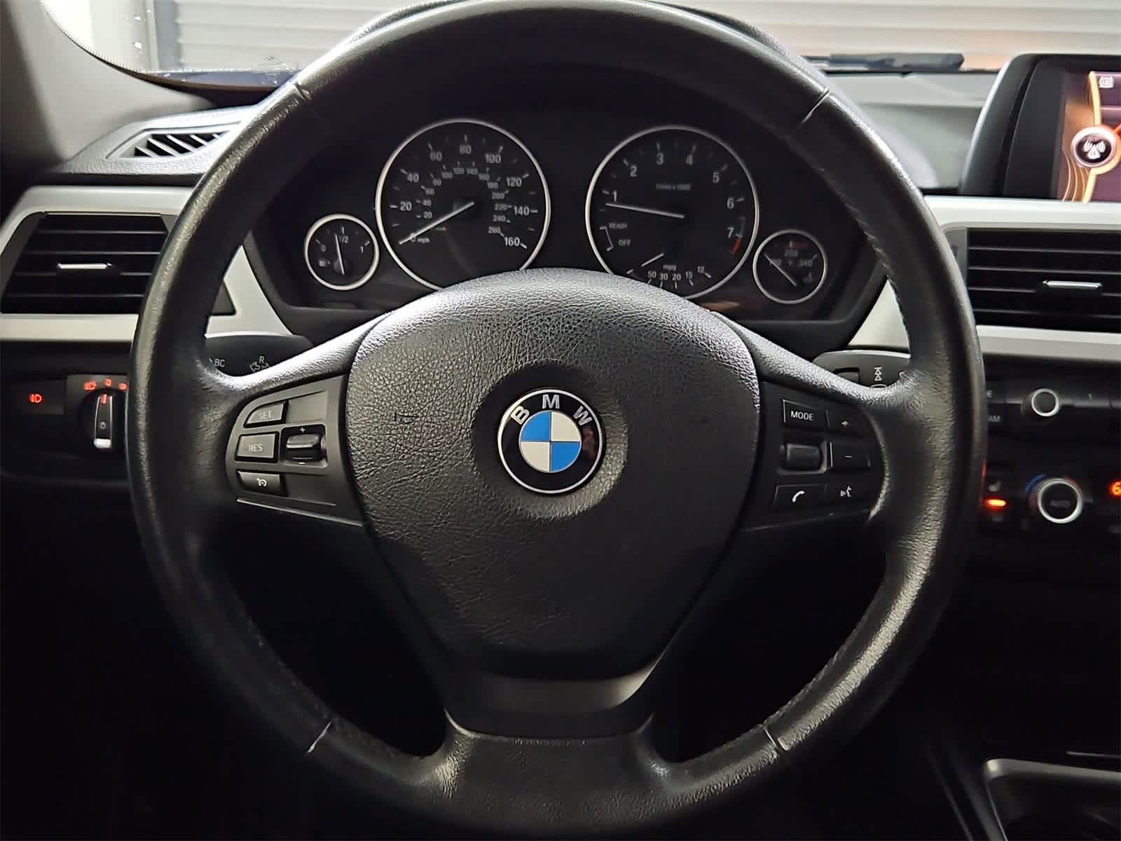 Thumbnail: 2013 BMW 3 Series - 24