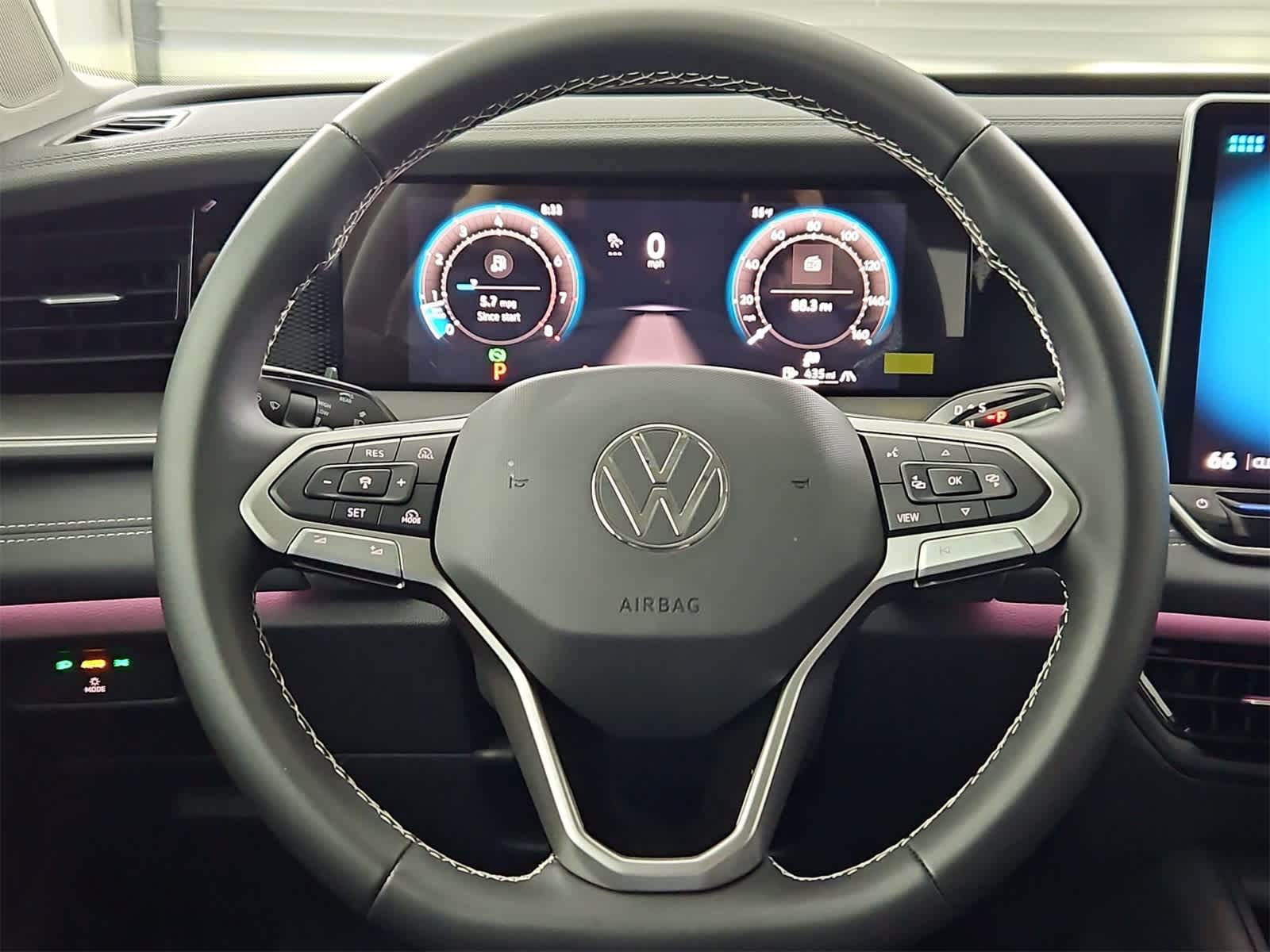 Thumbnail: 2025 Volkswagen Tiguan - 24