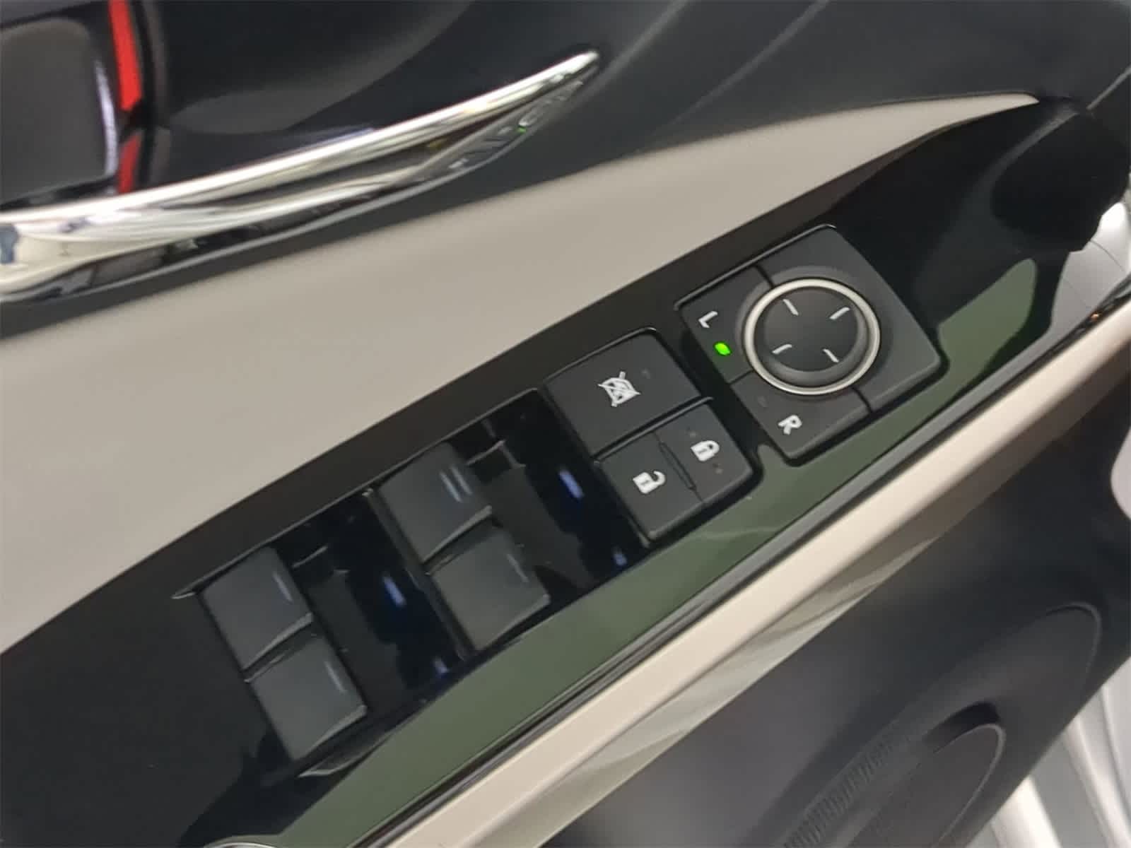 Thumbnail: 2015 Lexus IS - 16