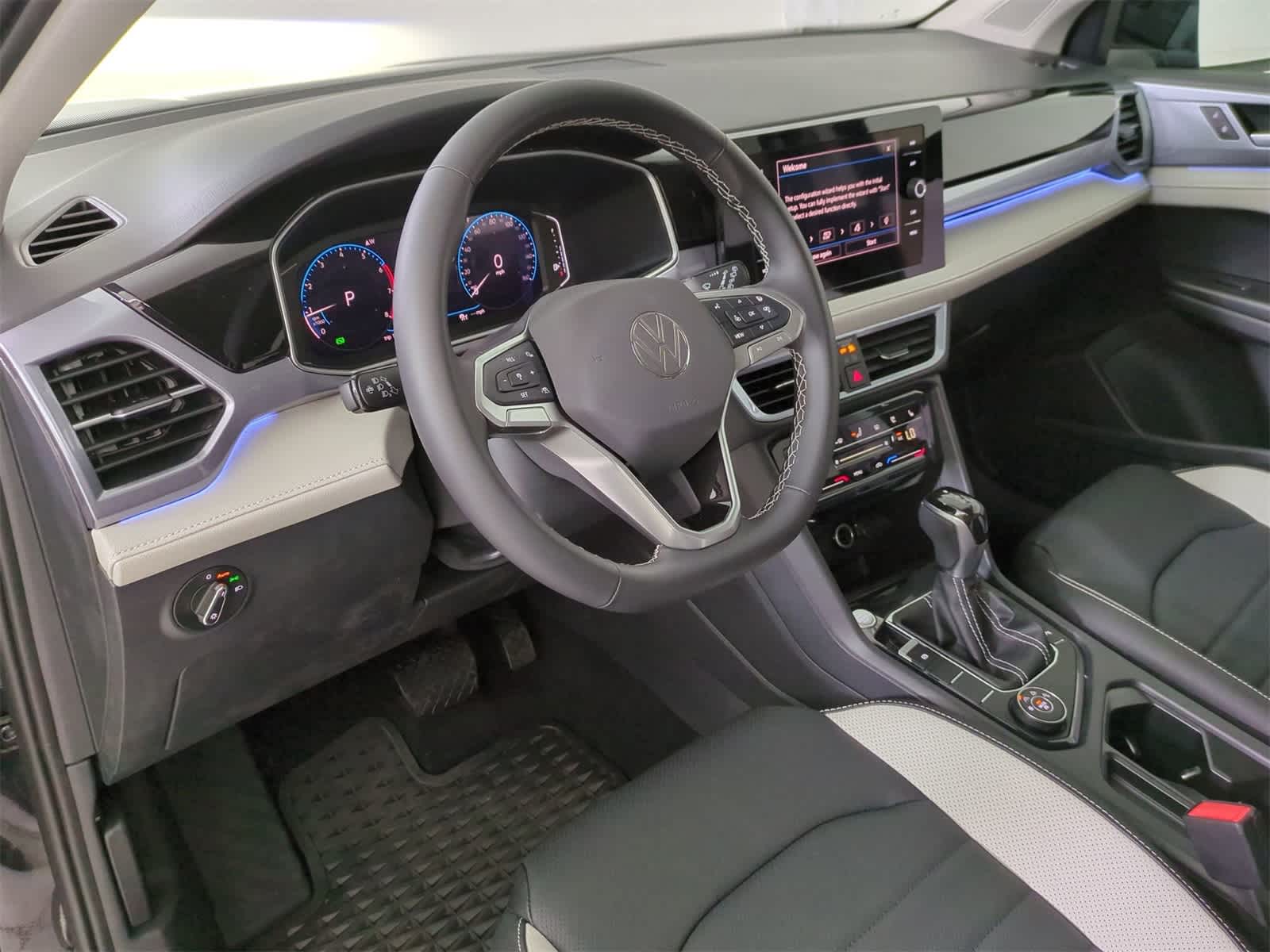 Thumbnail: 2025 Volkswagen Taos - 2