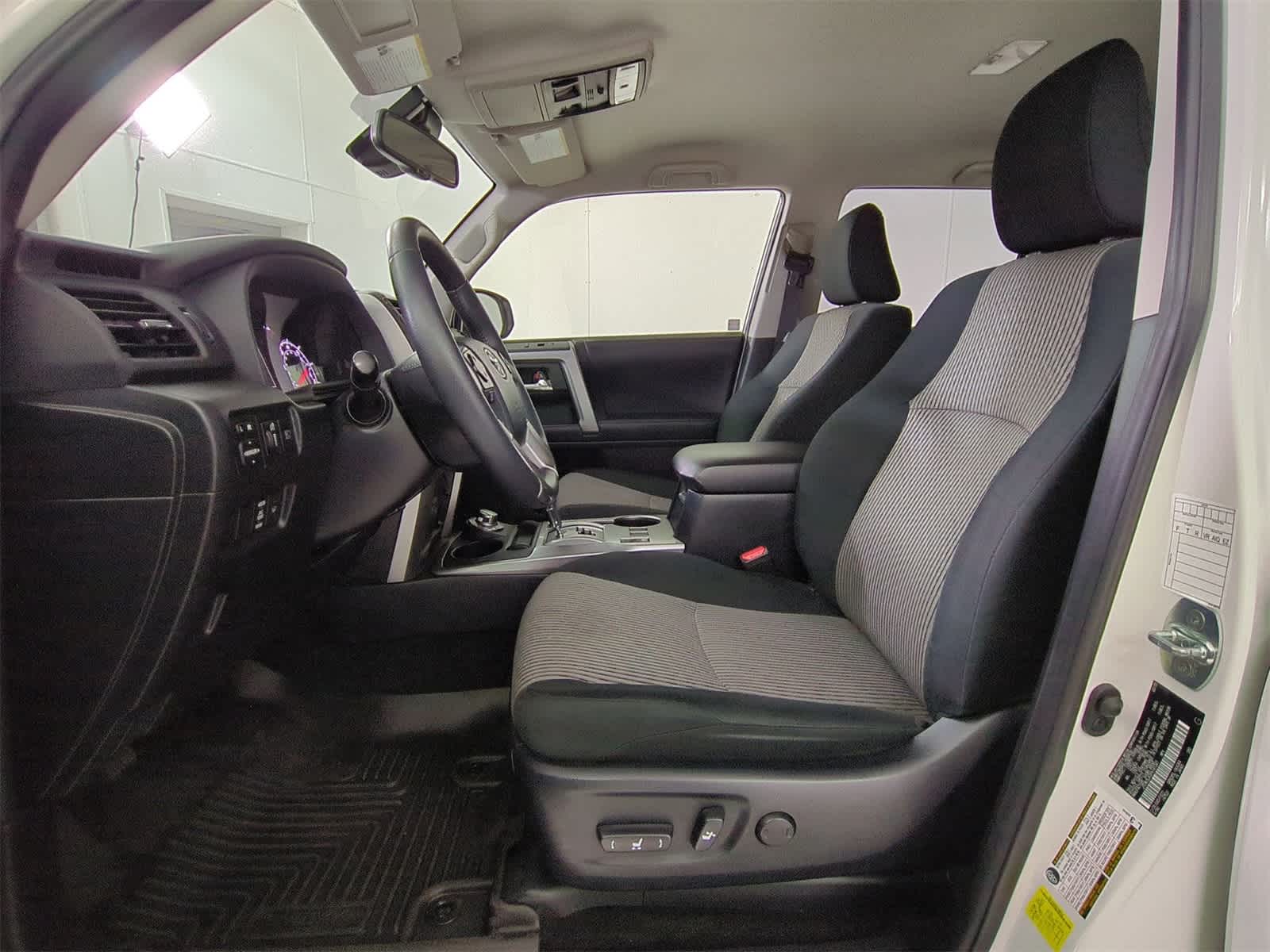 Thumbnail: 2023 Toyota 4Runner - 16