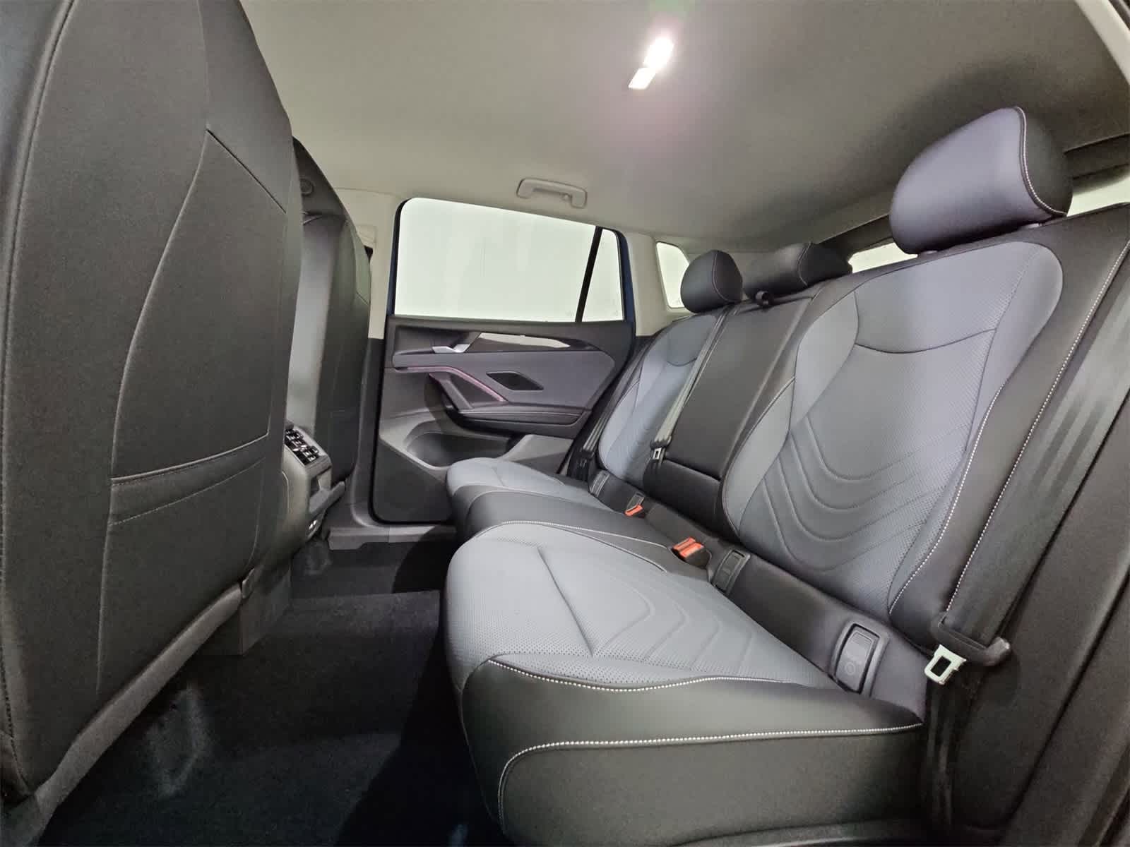 Thumbnail: 2025 Volkswagen Tiguan - 19