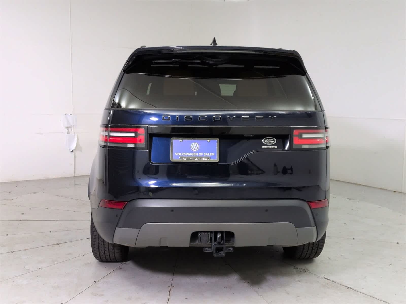 Thumbnail: 2020 Land Rover Discovery - 5