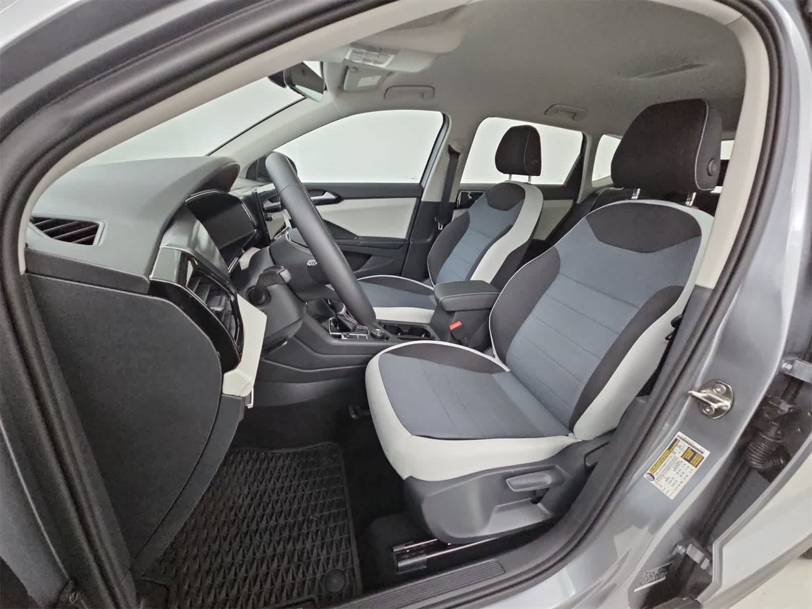 Thumbnail: 2025 Volkswagen Taos - 16