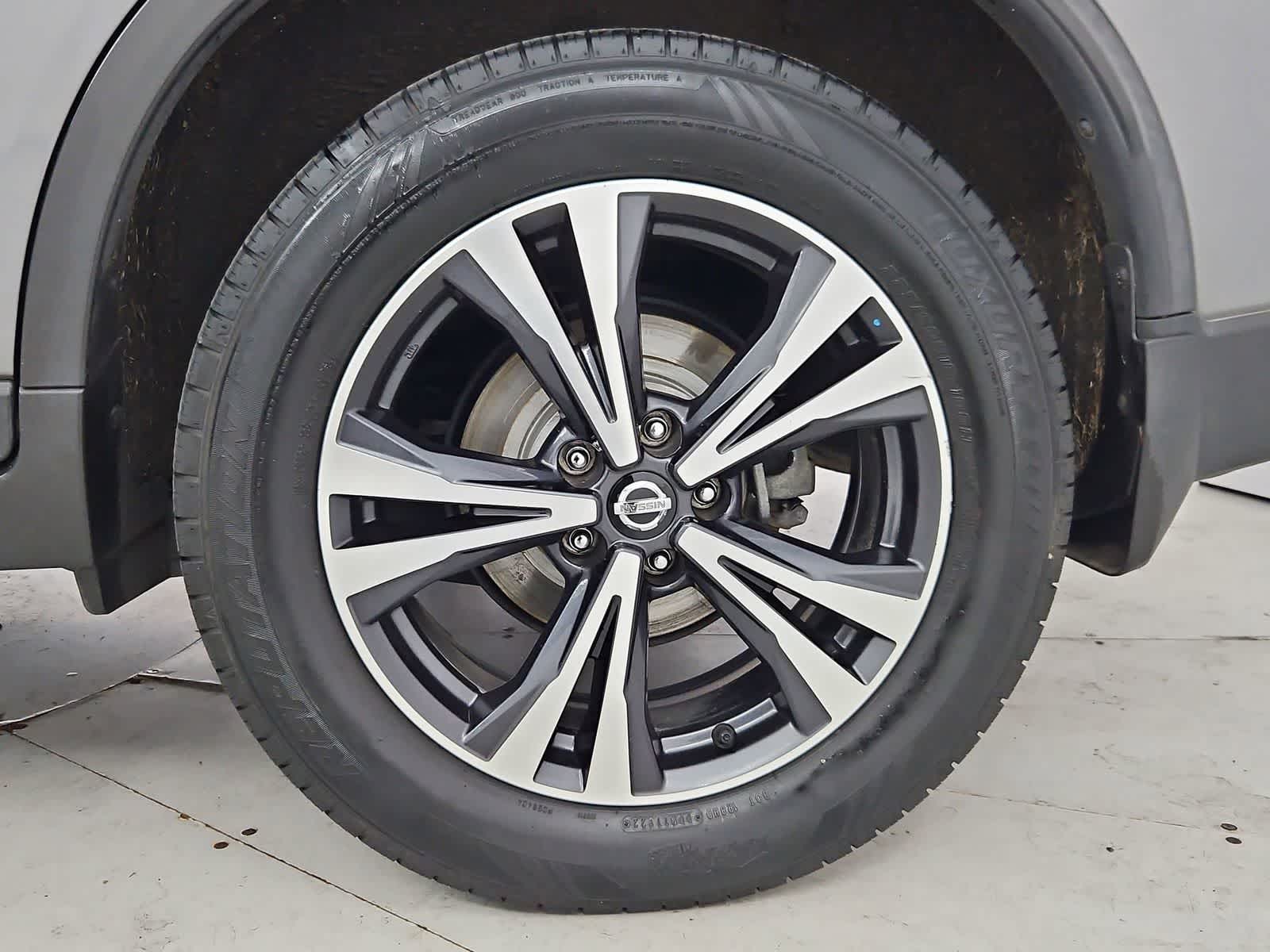 Thumbnail: 2017 Nissan Rogue - 13