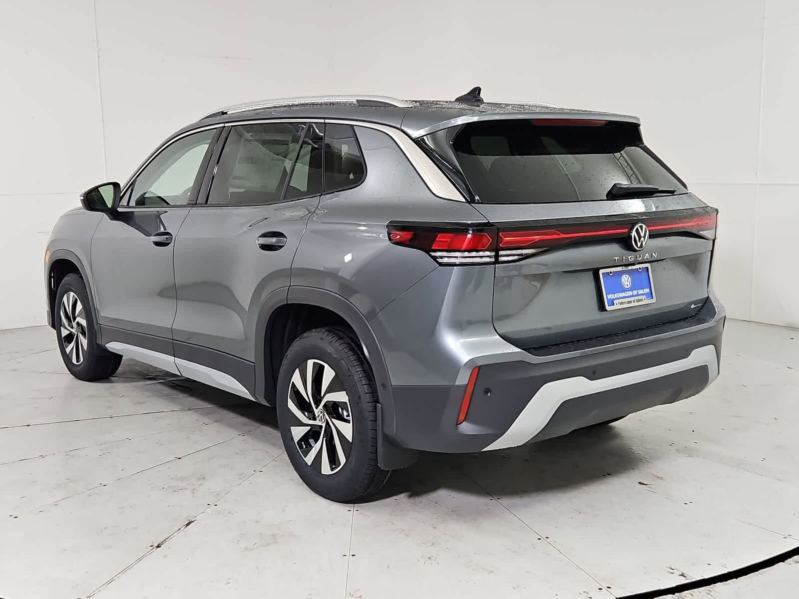 Thumbnail: 2026 Volkswagen Tiguan - 4