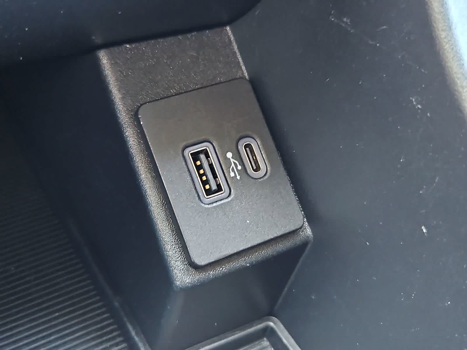 Thumbnail: 2021 Ford Edge - 30