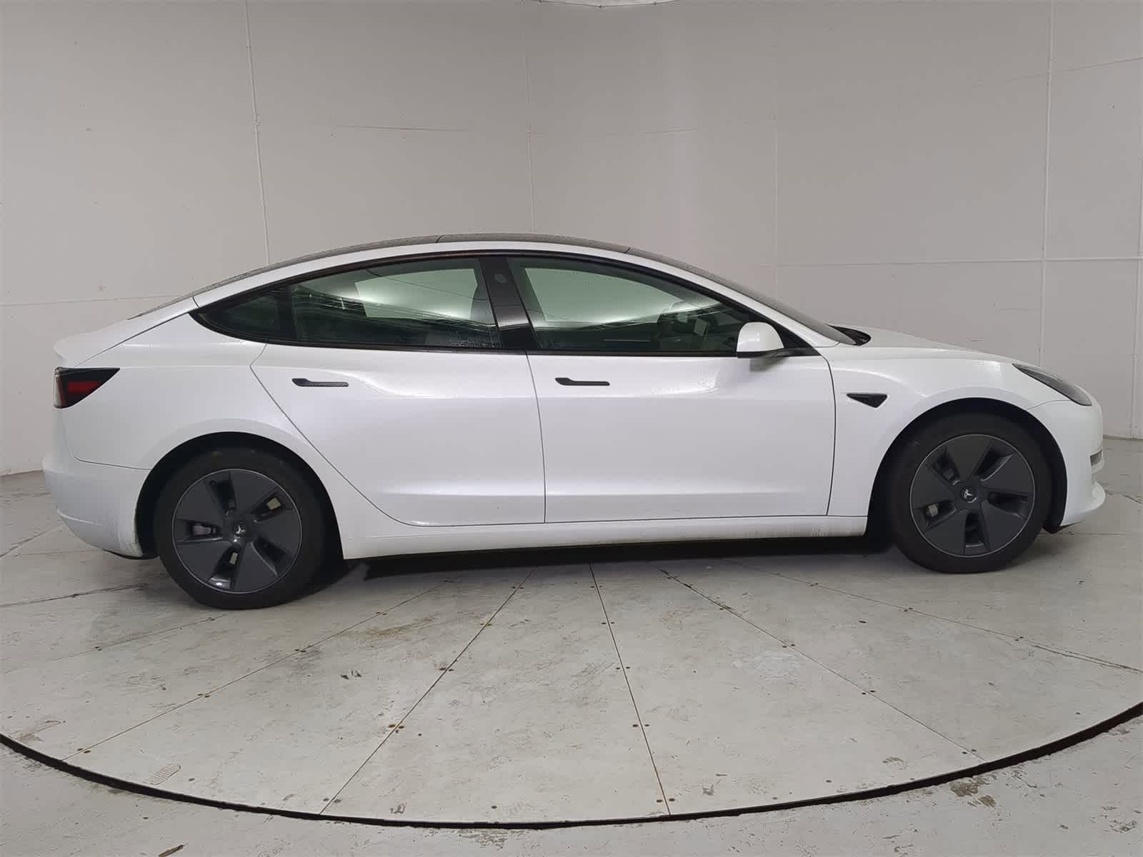 Thumbnail: 2023 Tesla Model 3 - 7